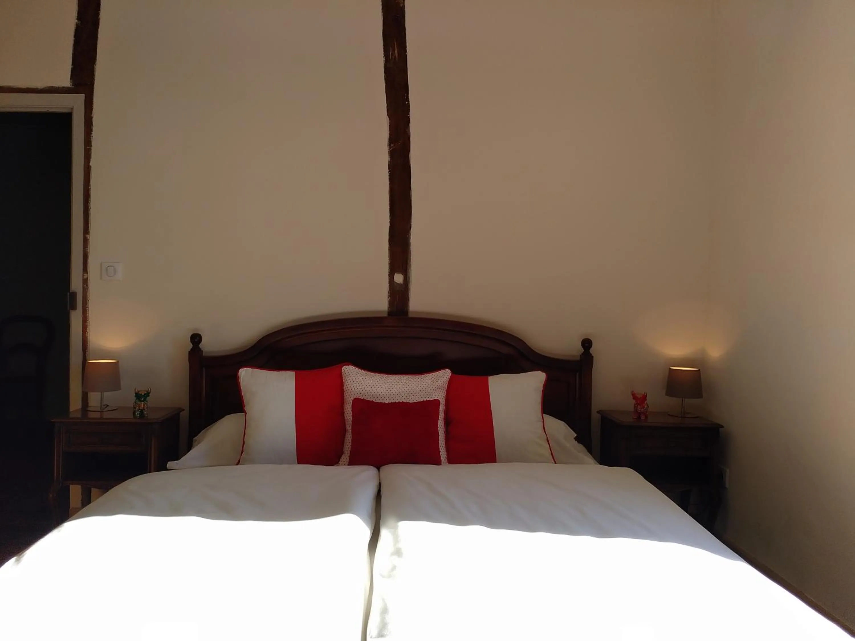 Decorative detail, Bed in Chez Casimir