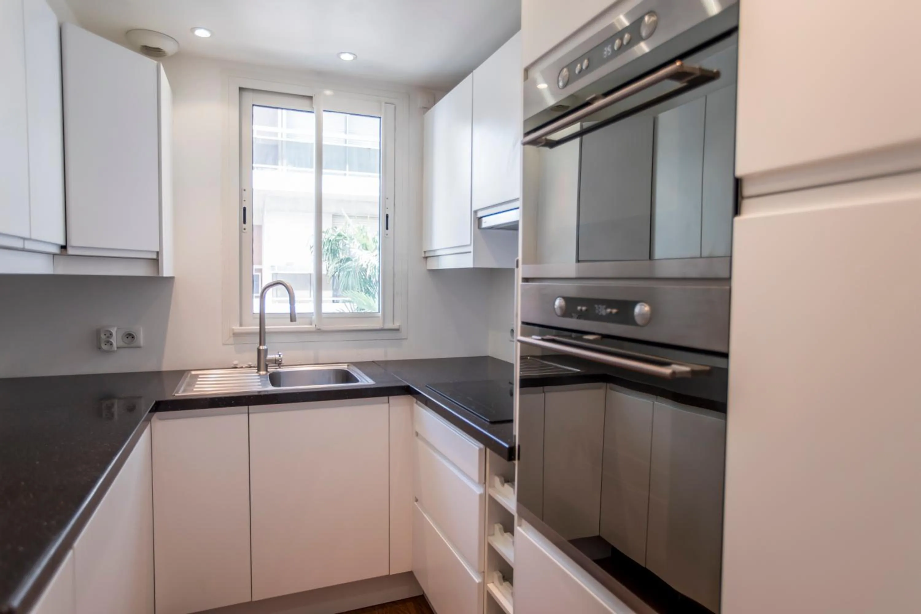 Kitchen or kitchenette in Imperial Apartment by Connexion
