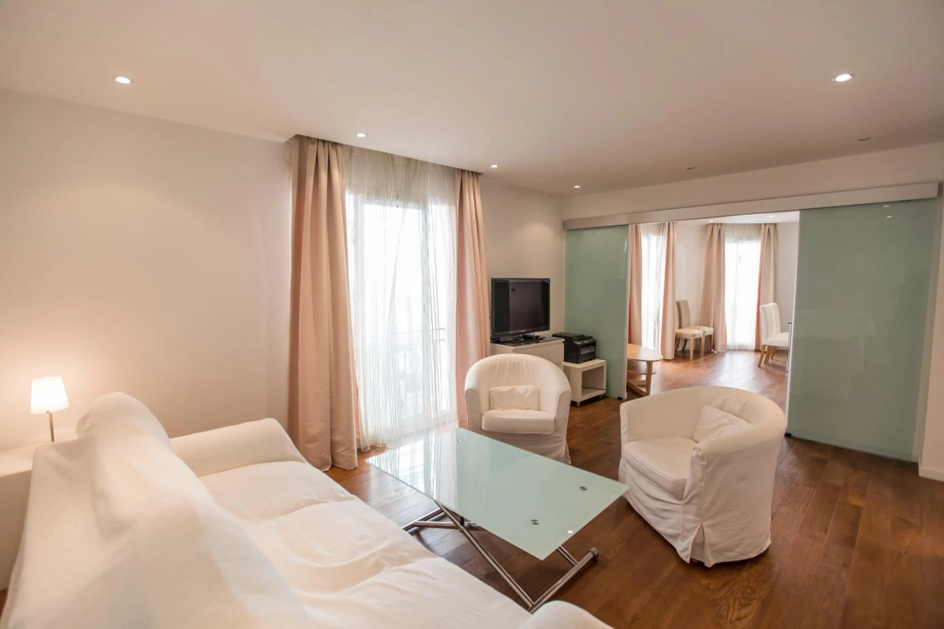 Living room, Bed in Imperial Apartment by Connexion
