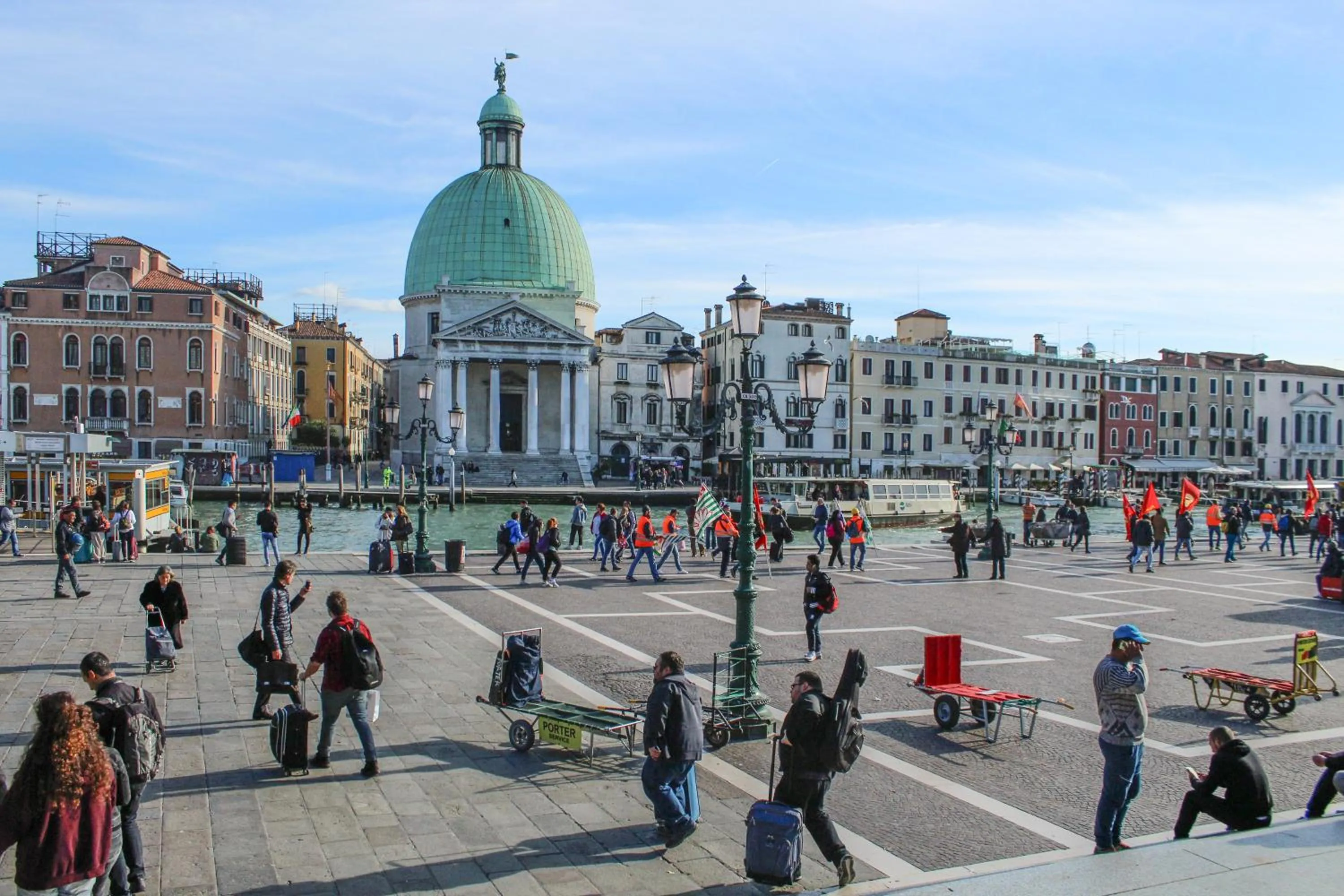 Nearby landmark in Centrale Mazzoni 15