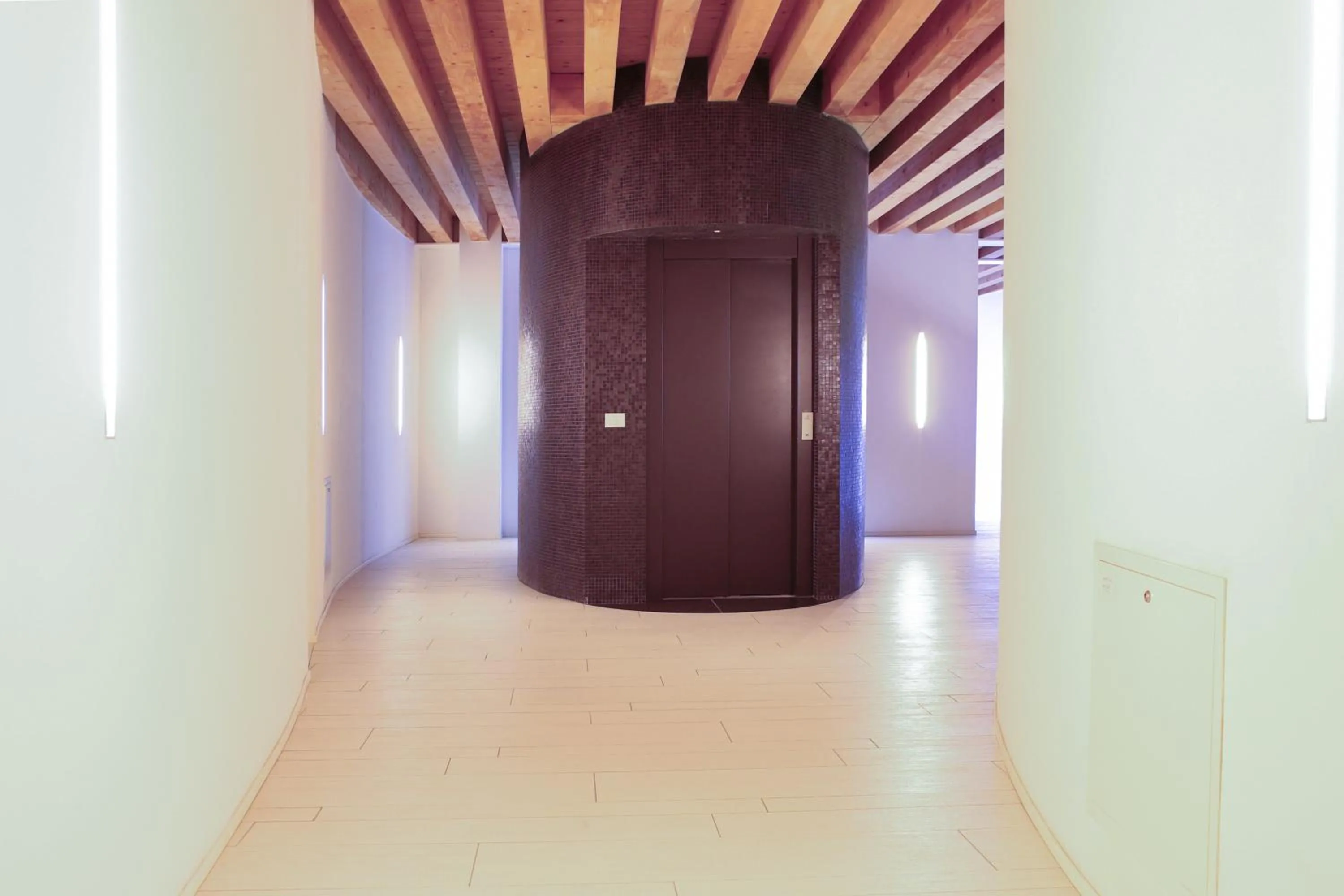 Decorative detail in Centrale Mazzoni 15