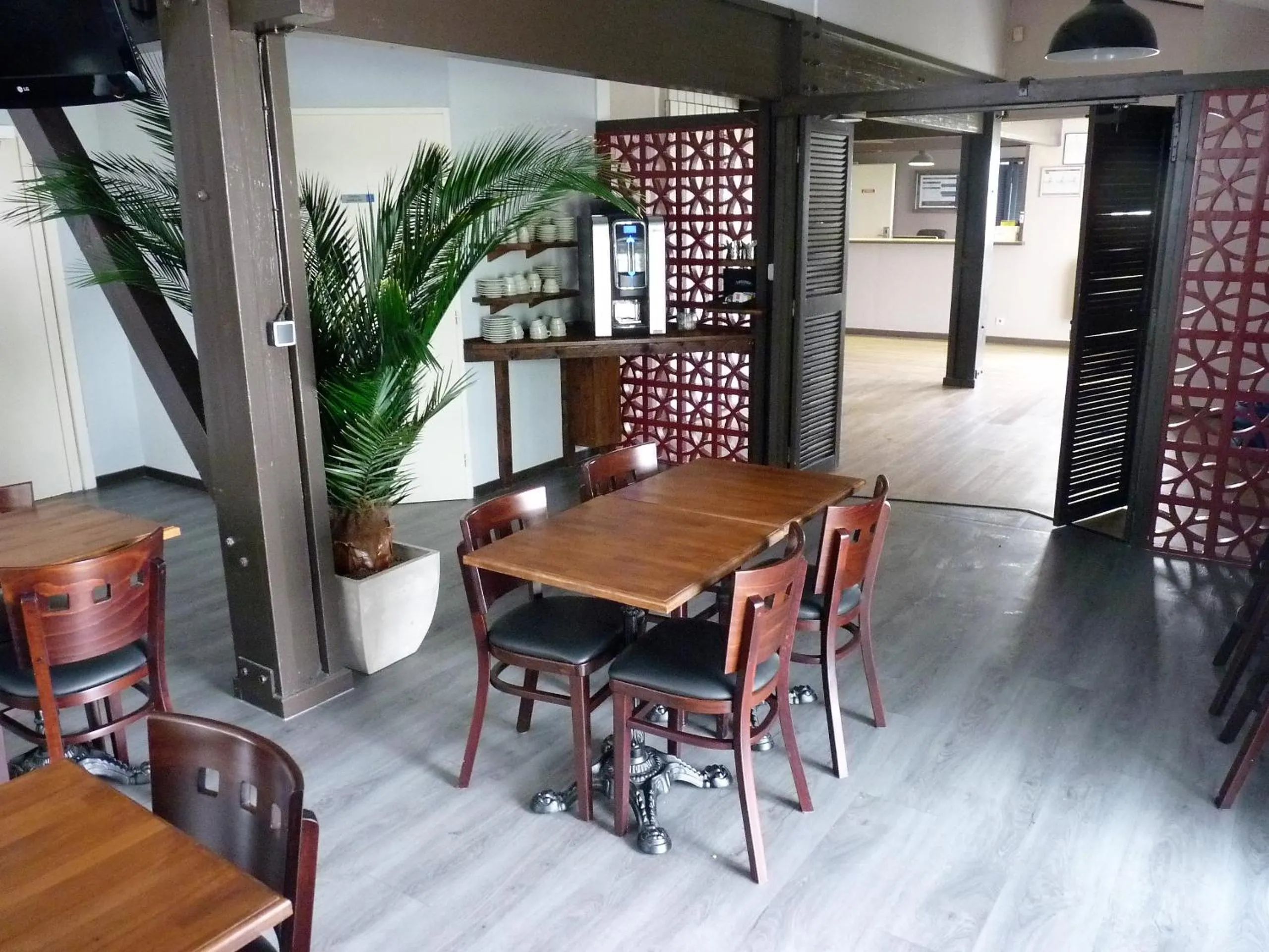 Area and facilities in Hotel Wood Inn Bordeaux Aéroport