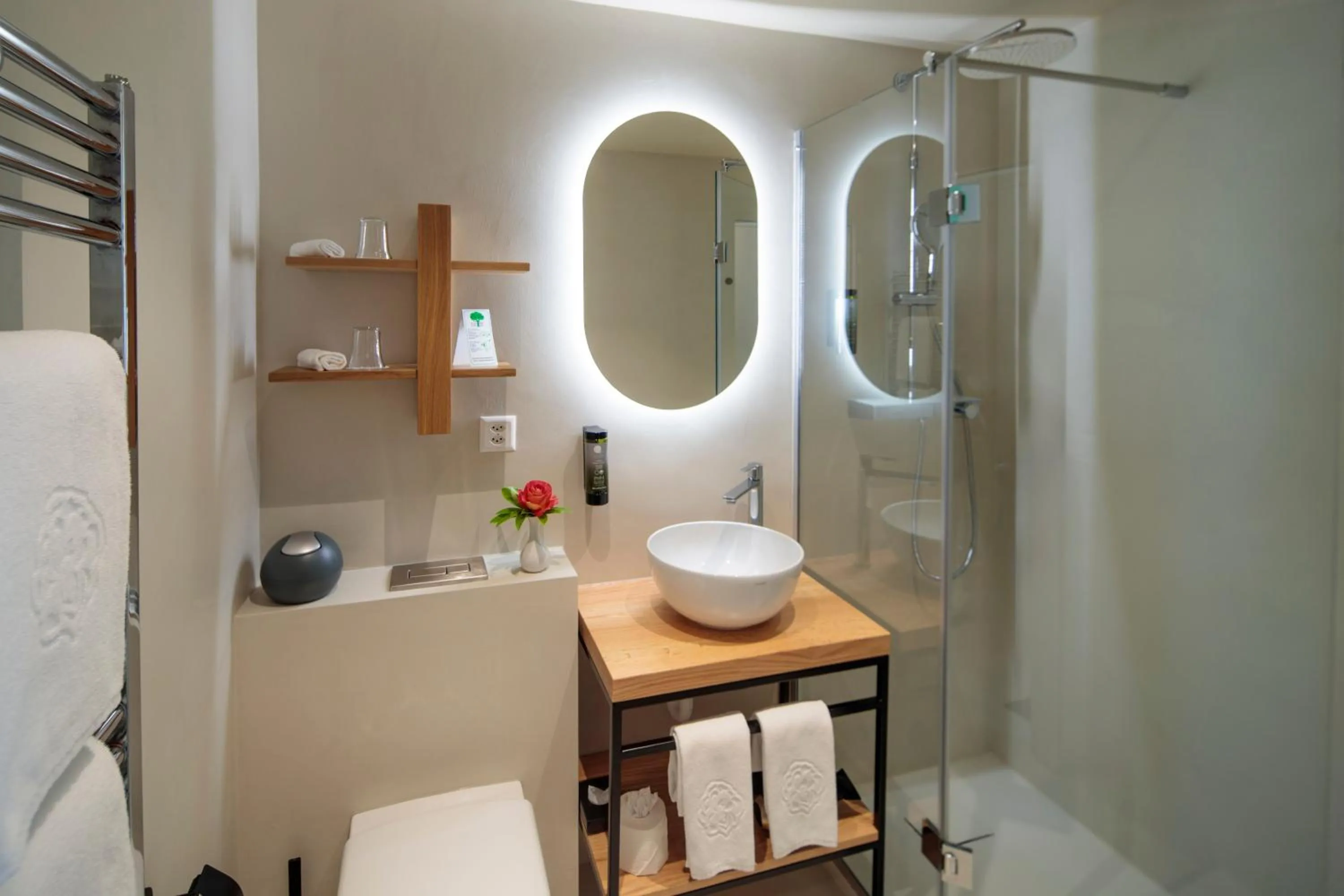 Shower in Bellavista Swiss Quality Hotel