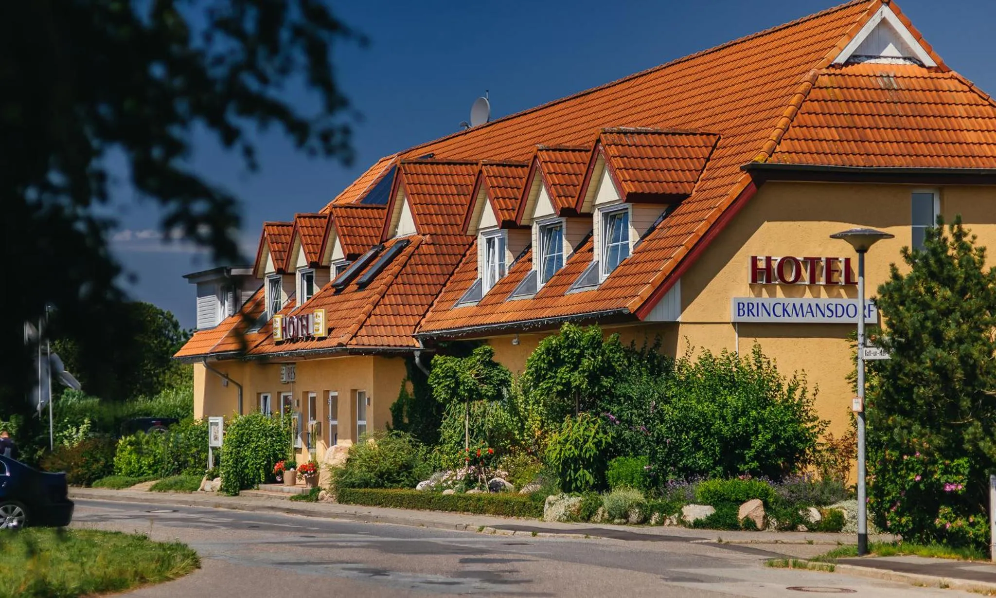 Facade/entrance in Hotel Brinckmansdorf