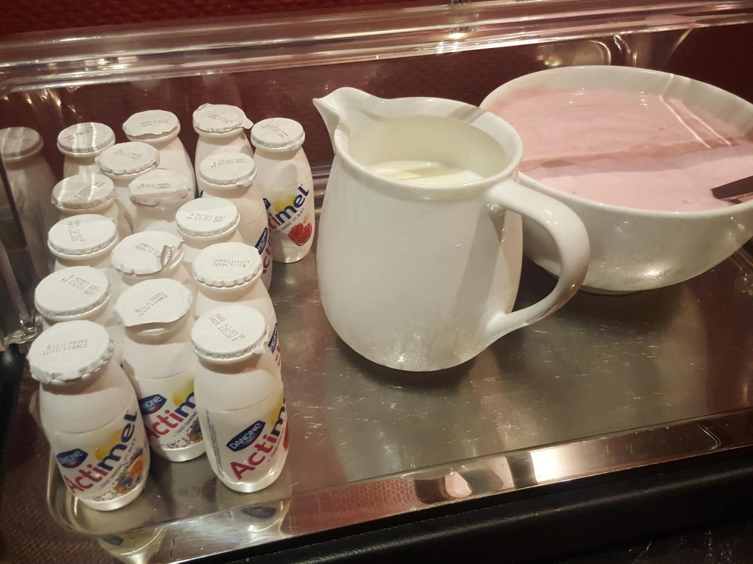 Buffet breakfast in Hotel Brinckmansdorf