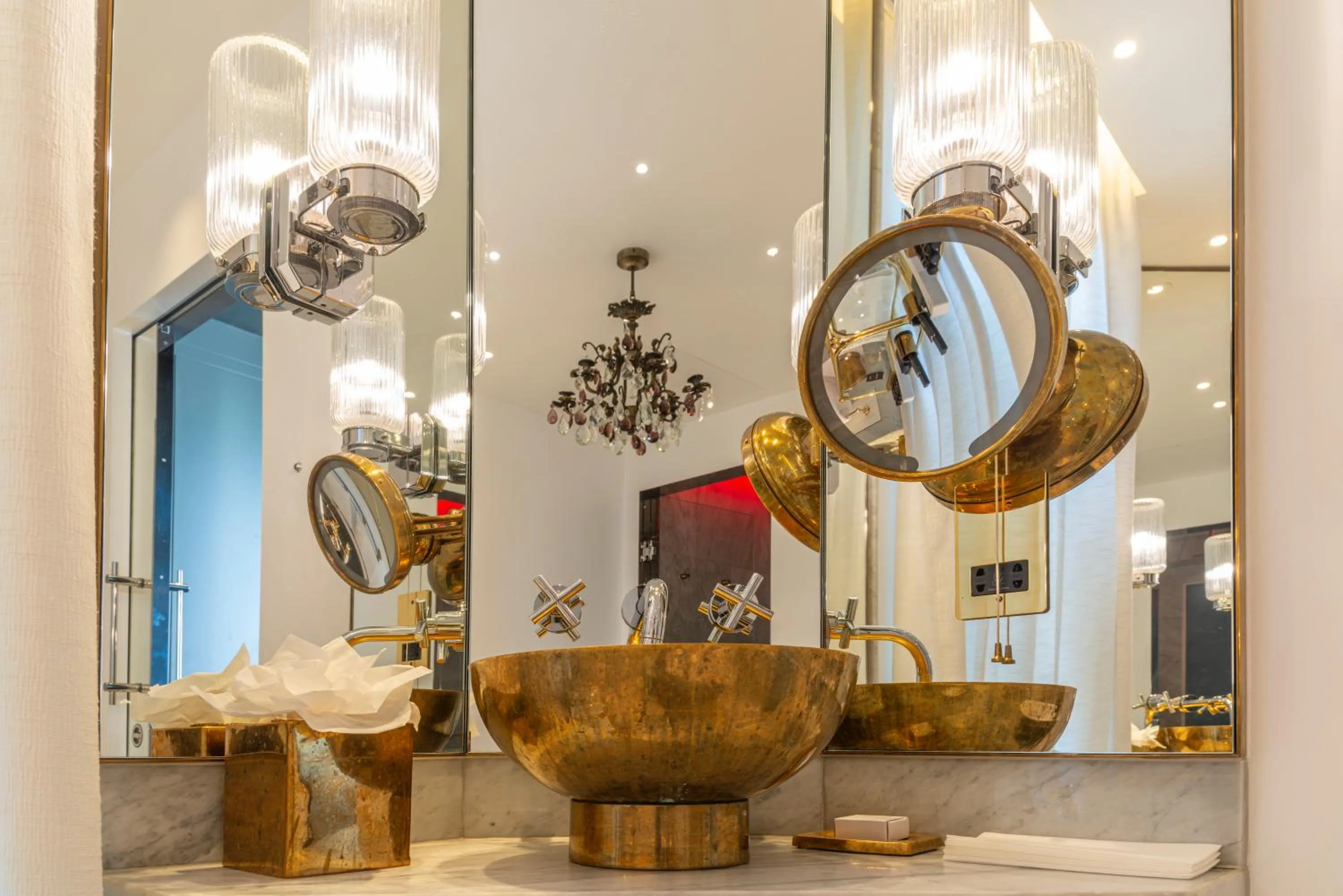 Bathroom in The Mandrake