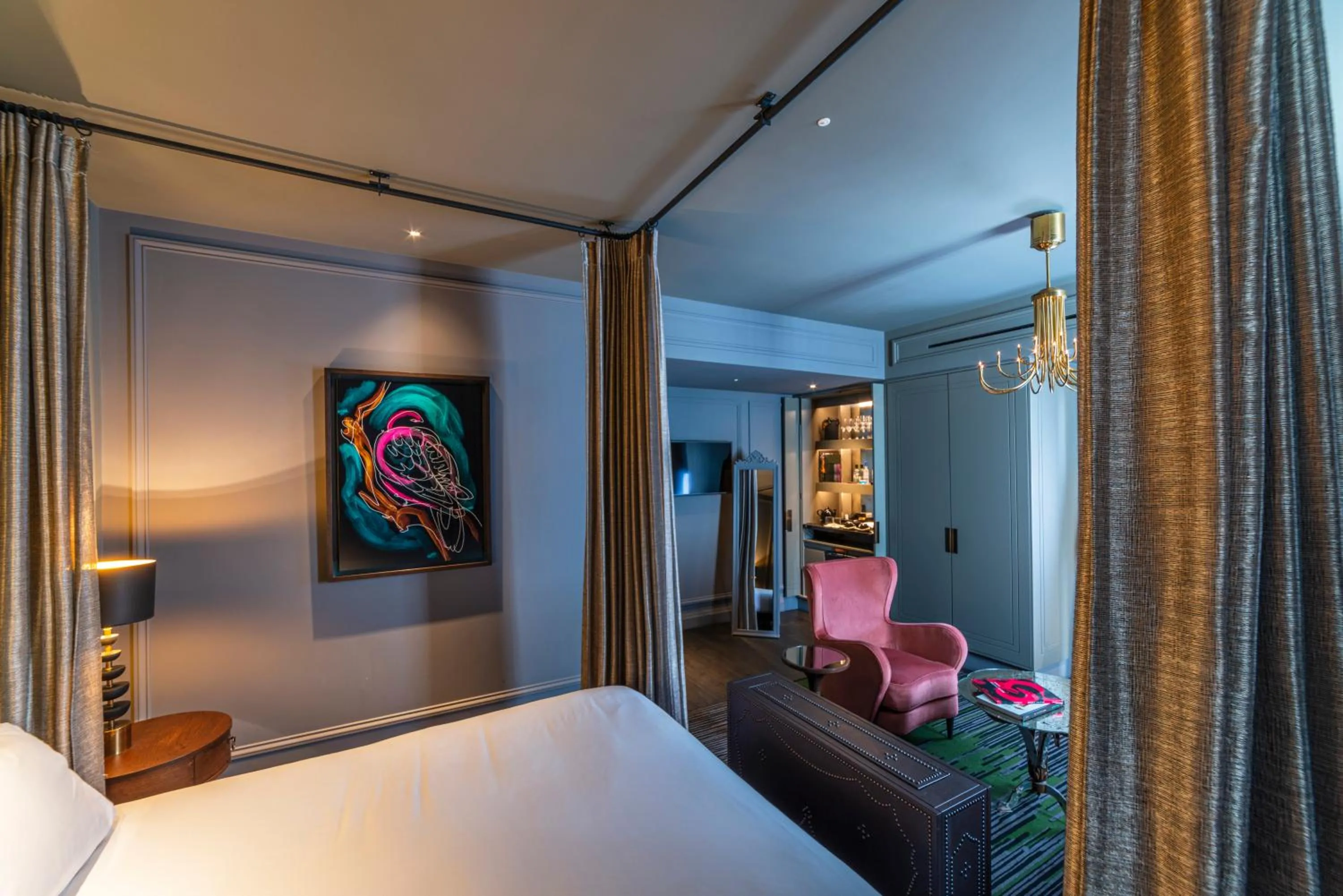 Bedroom, Bed in The Mandrake