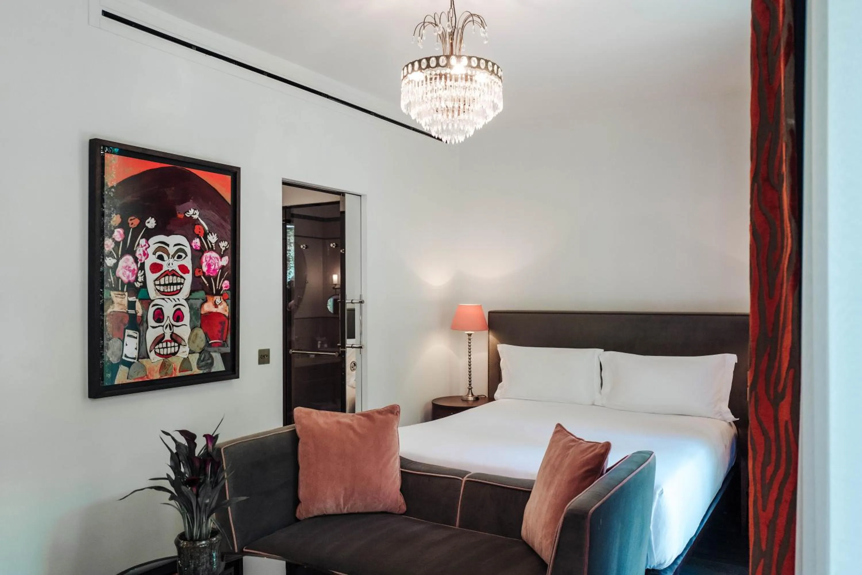 Bedroom, Bed in The Mandrake