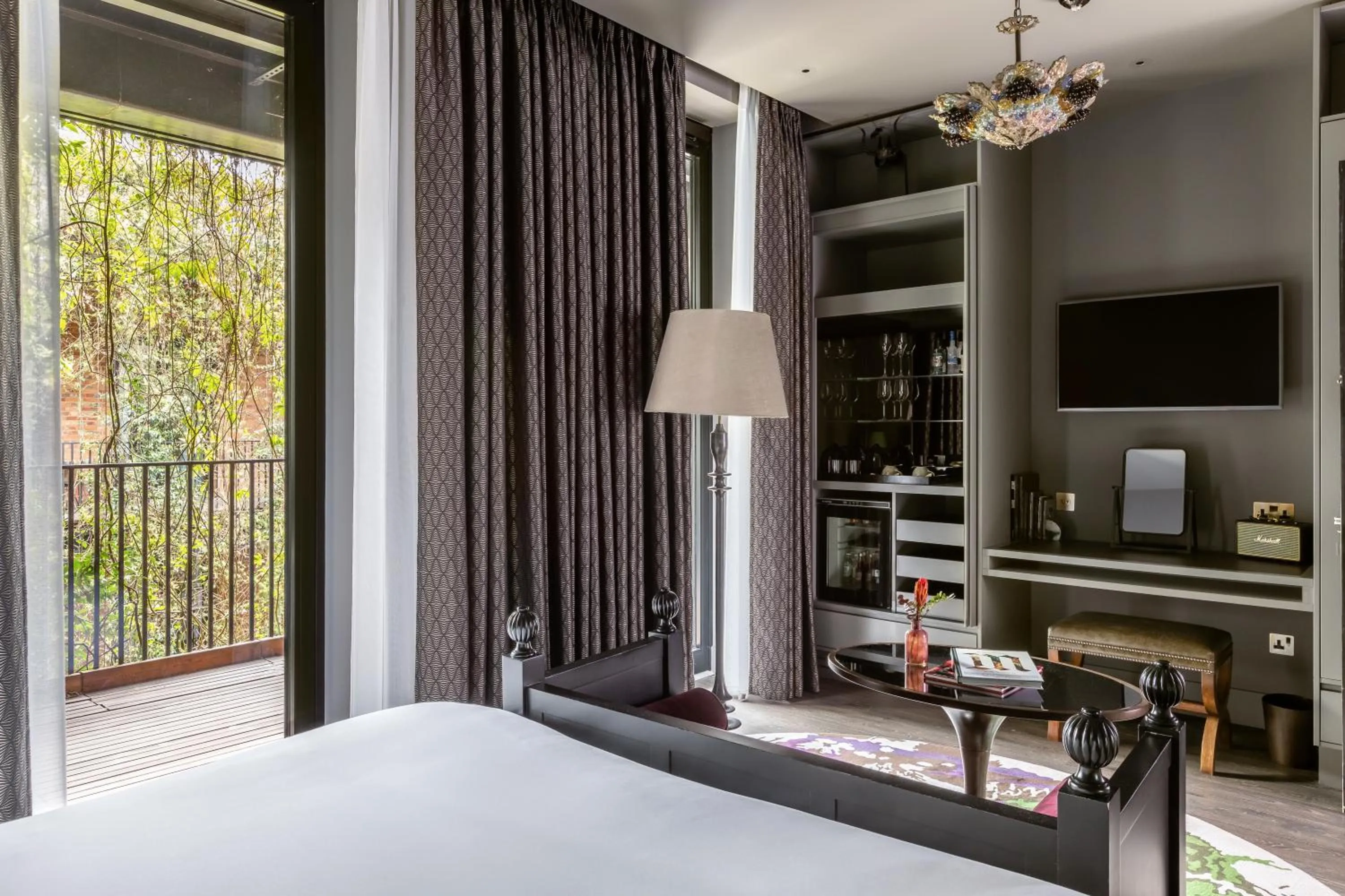 View (from property/room), Bed in The Mandrake