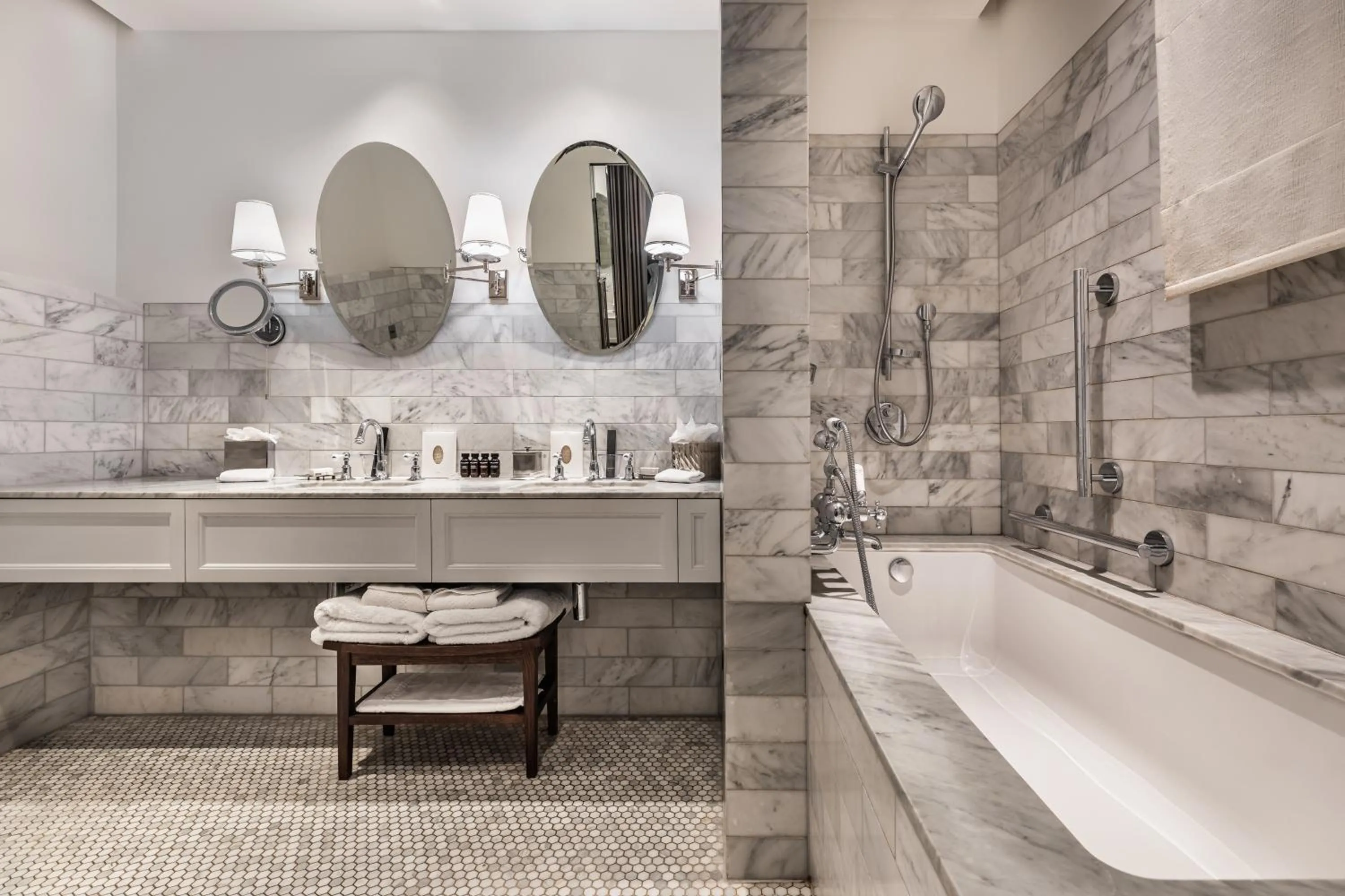 Bathroom in The Mandrake