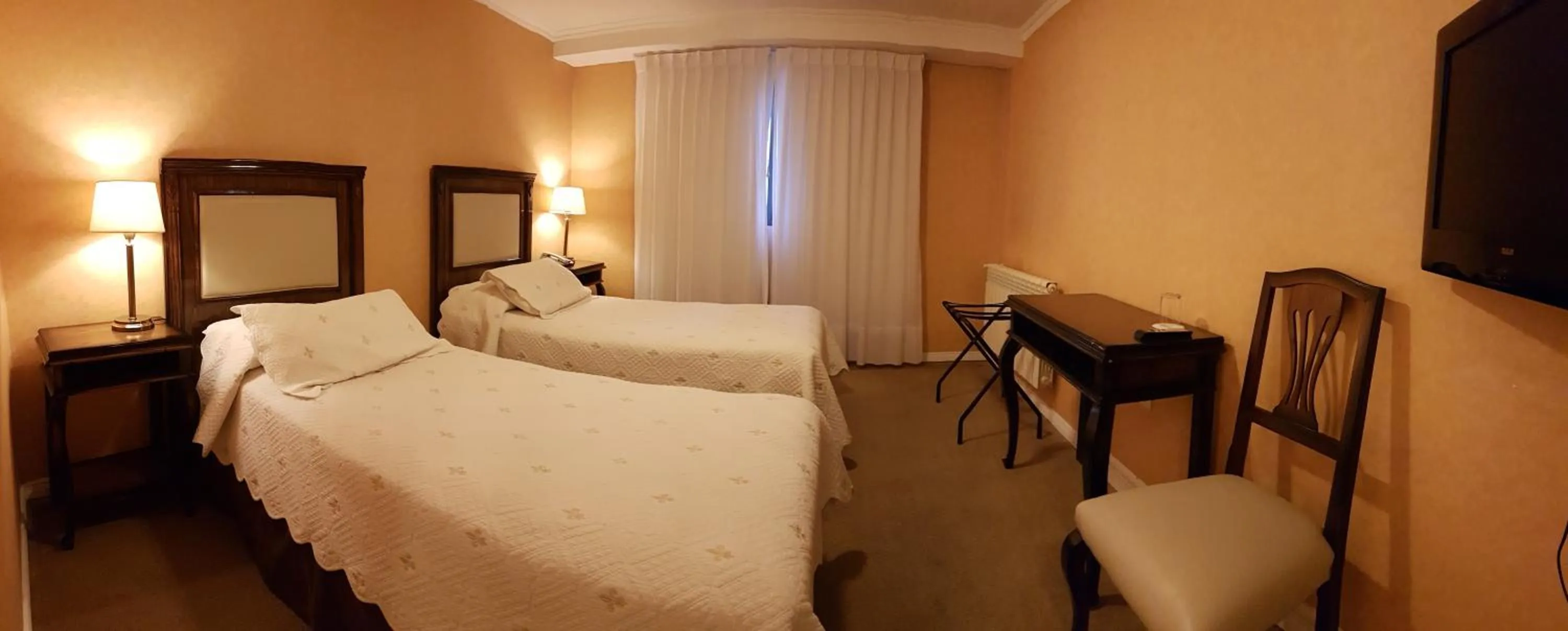 Photo of the whole room, Bed in Hotel Kapenke