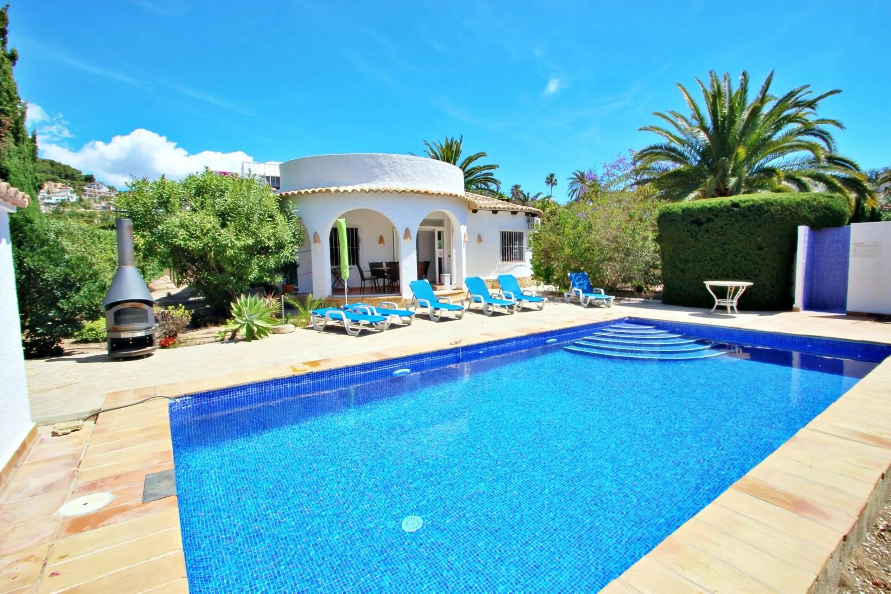 Mimosa - pretty holiday property with private pool in Moraira