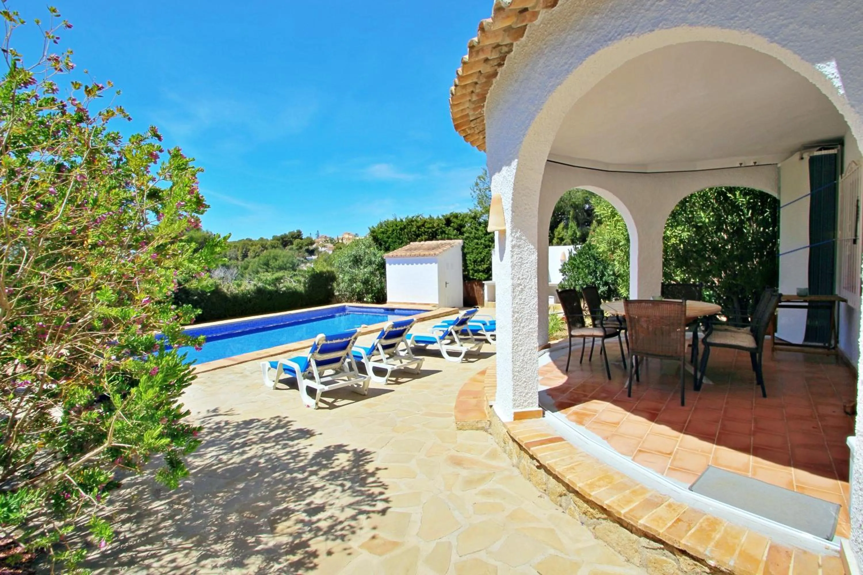 Mimosa - pretty holiday property with private pool in Moraira
