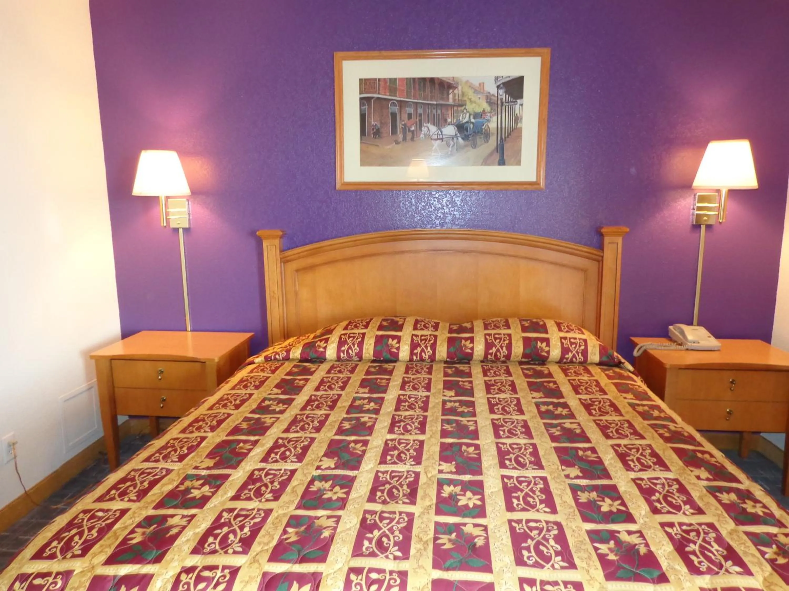 Bed in Knights Inn Fairground