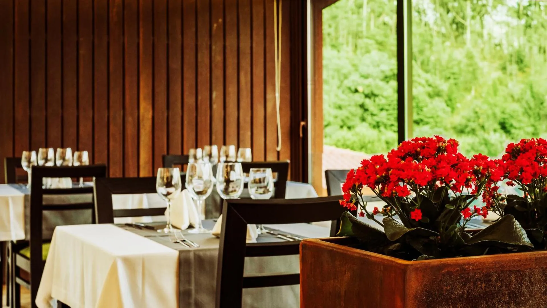 Restaurant/places to eat in Agrinho Suites & Spa Gerês