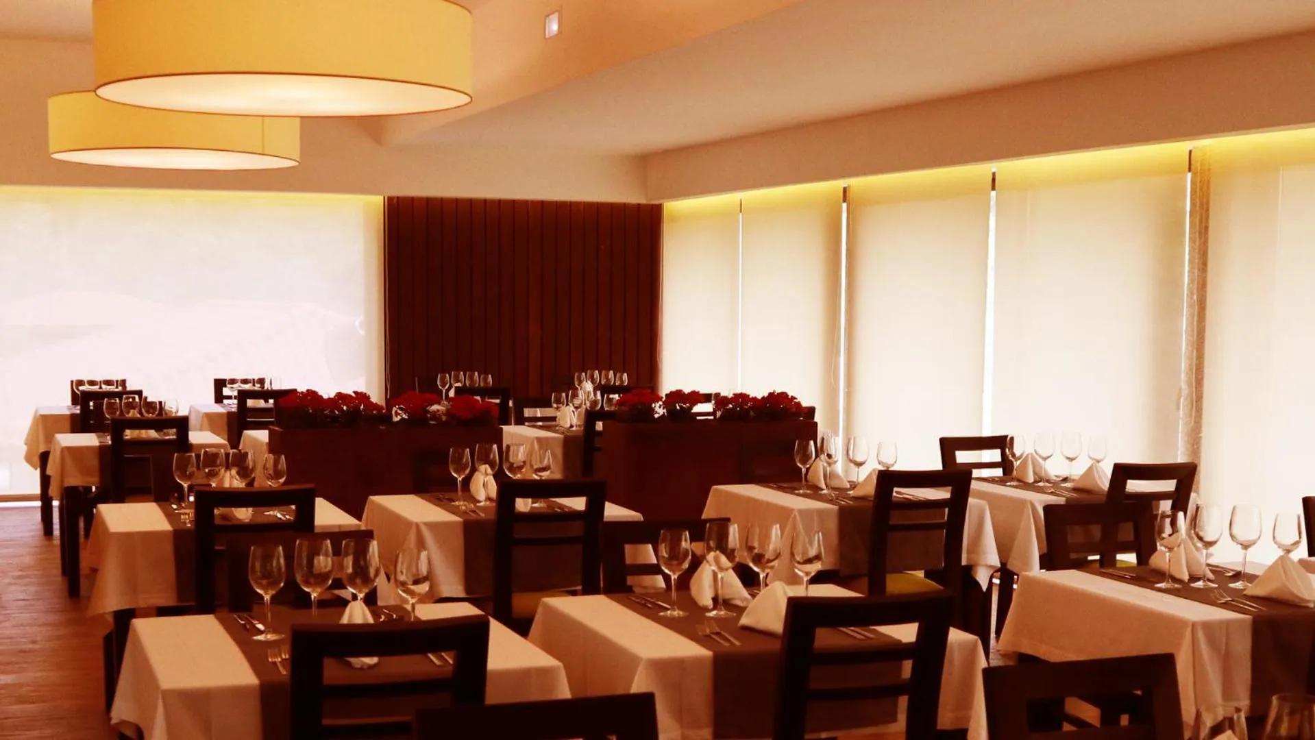 Restaurant/places to eat in Agrinho Suites & Spa Gerês