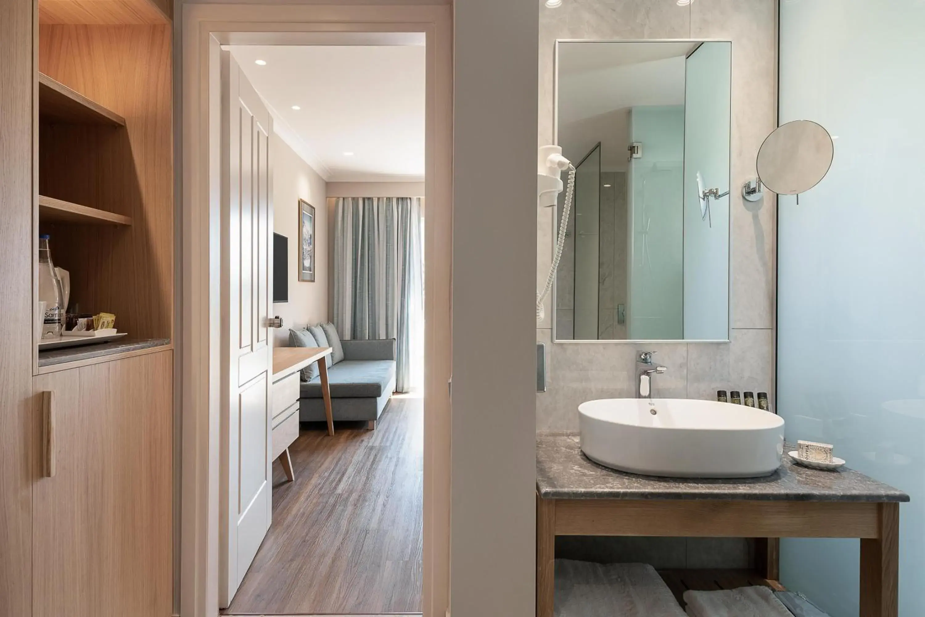 Bathroom in Pilot Beach Resort Bathroom in Pilot Beach Resort