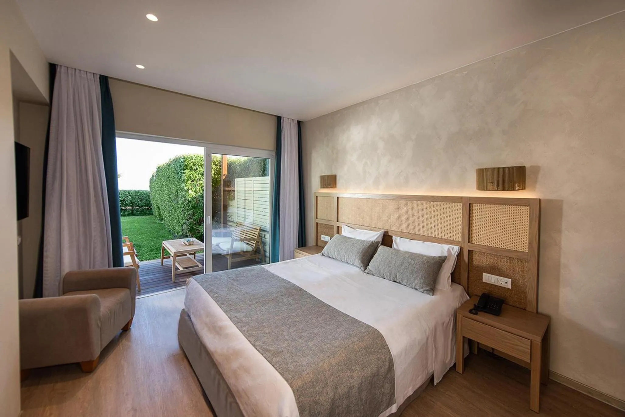 Photo of the whole room, Bed in Pilot Beach Resort