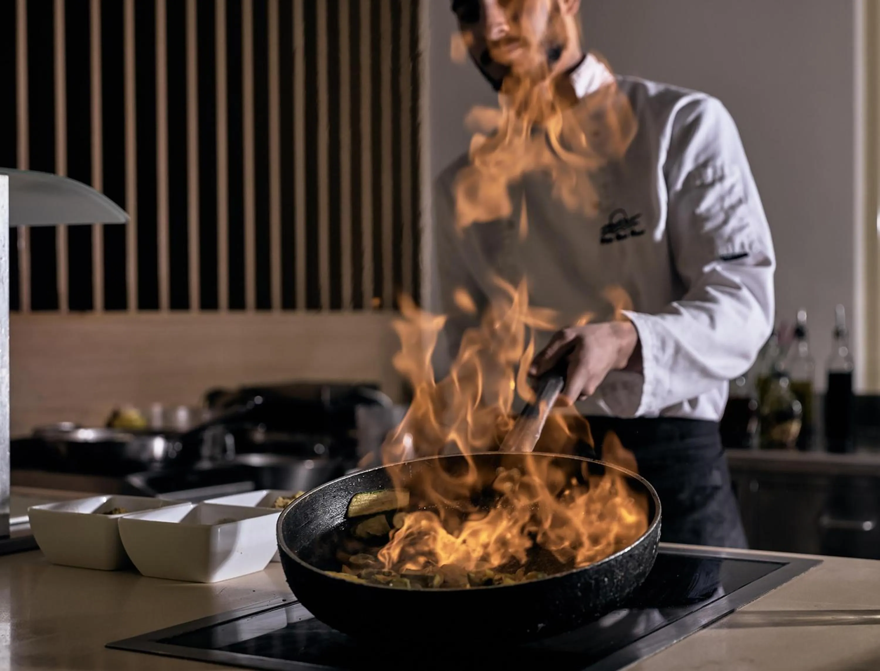 Restaurant/places to eat in Pilot Beach Resort