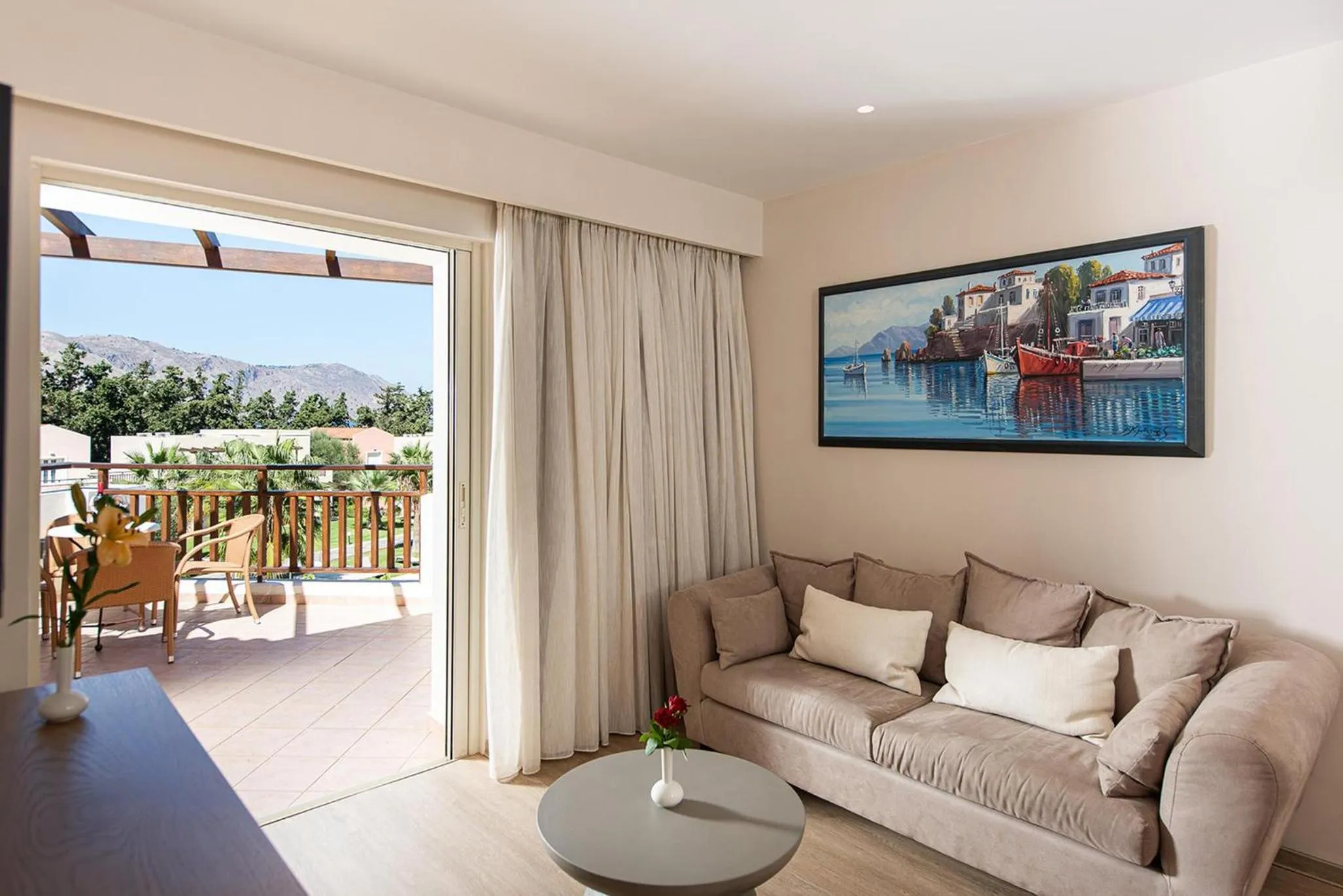 Photo of the whole room in Pilot Beach Resort