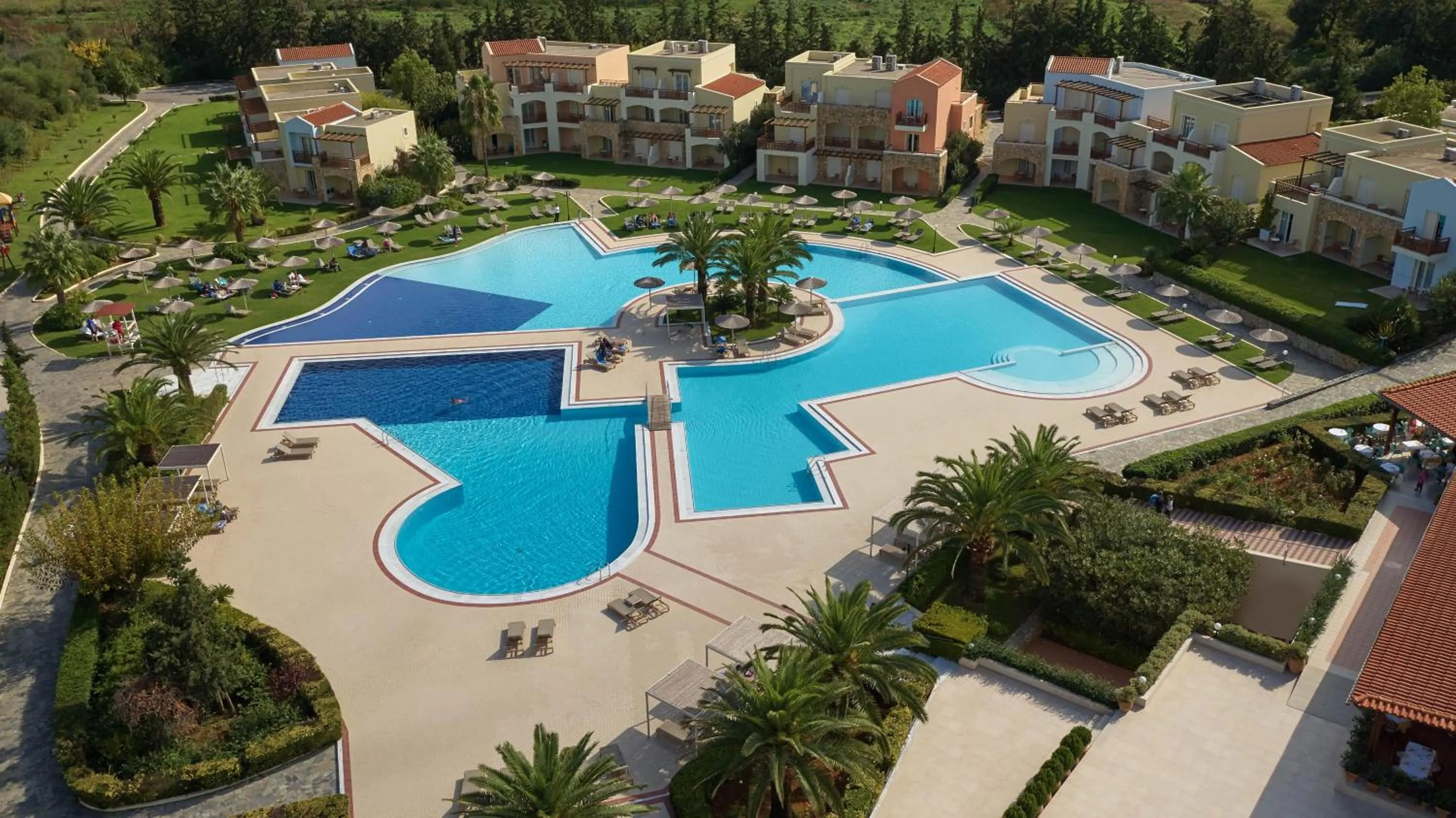 Swimming pool in Pilot Beach Resort