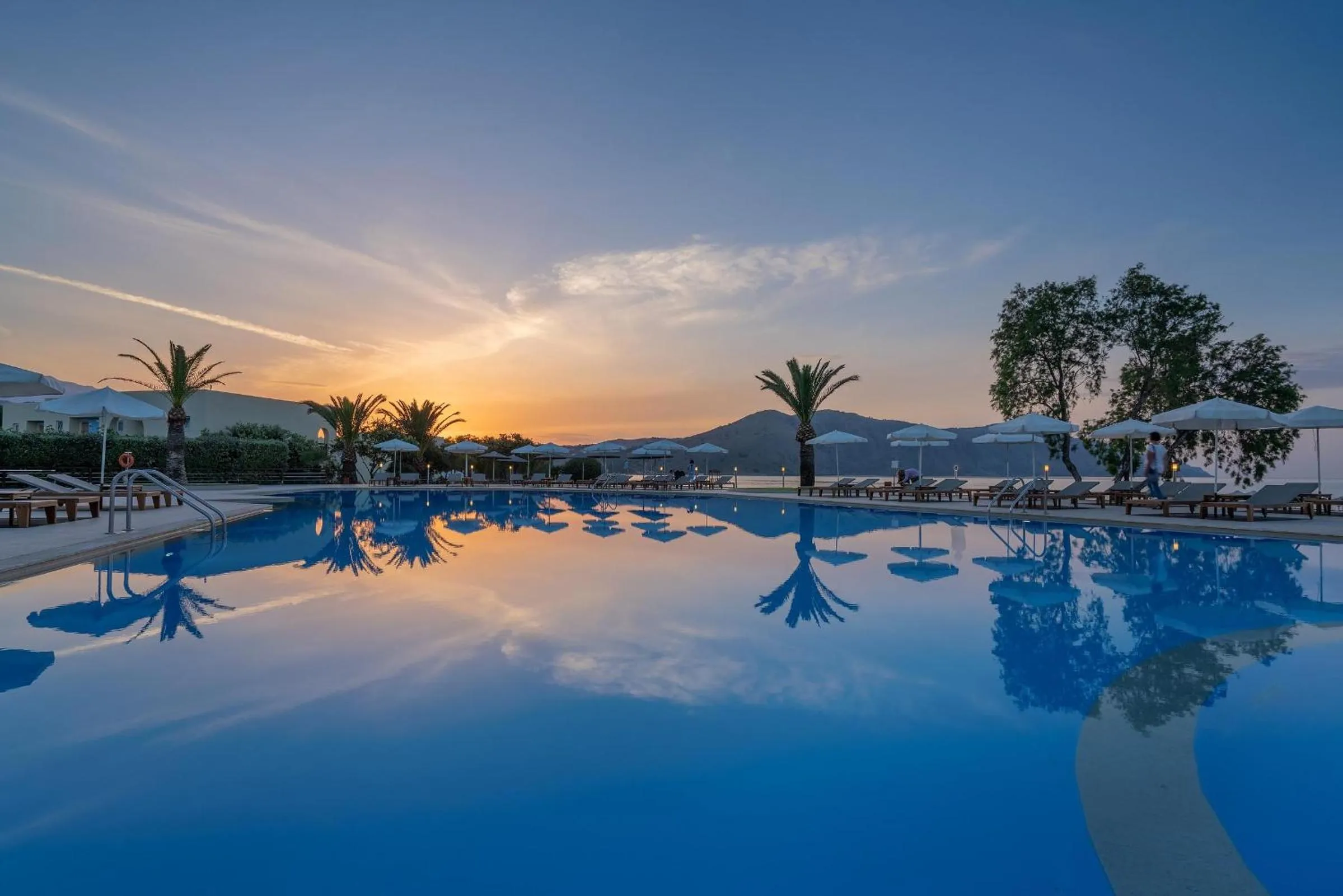 Swimming pool in Pilot Beach Resort