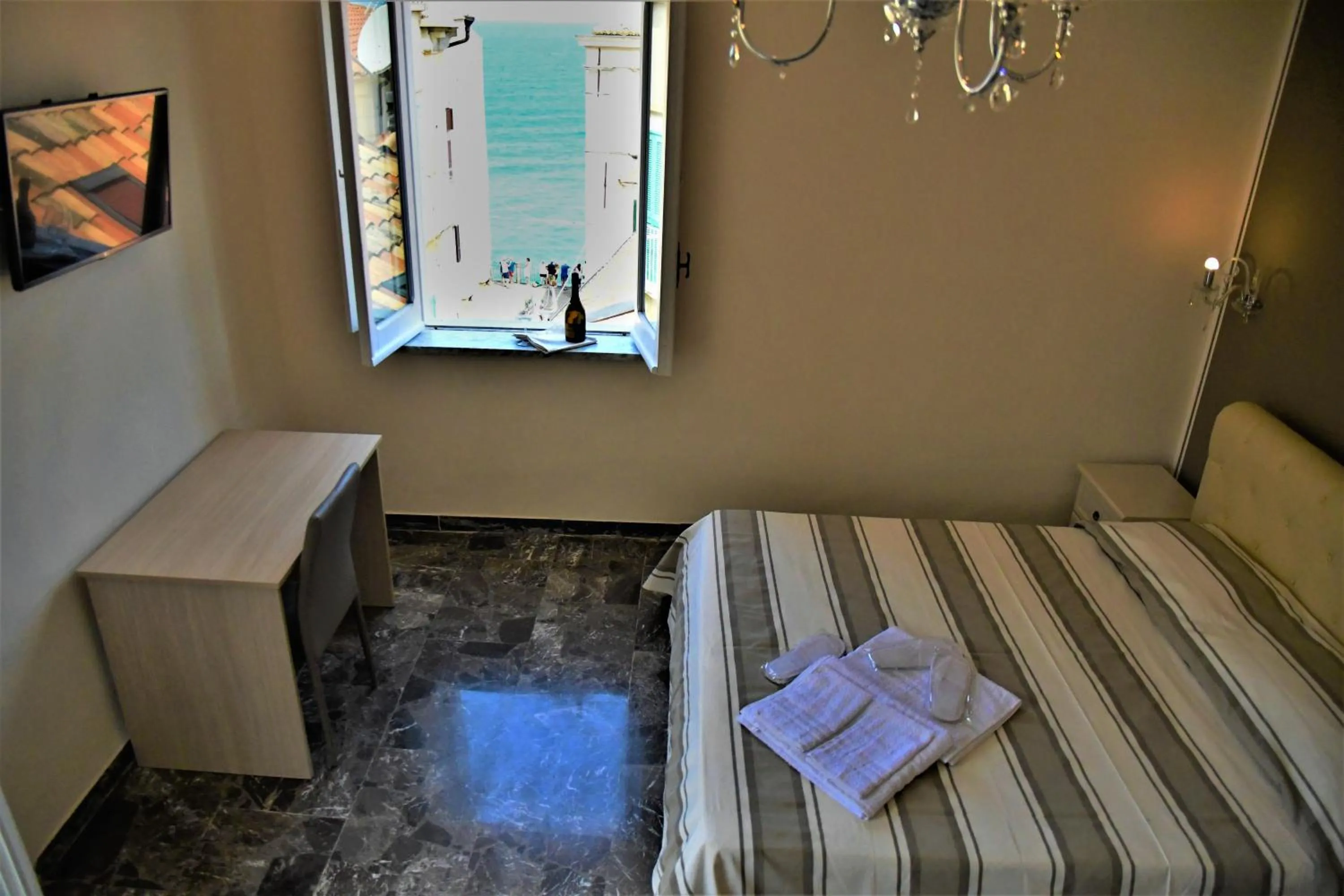 Bedroom, Bed in B&B The Tower