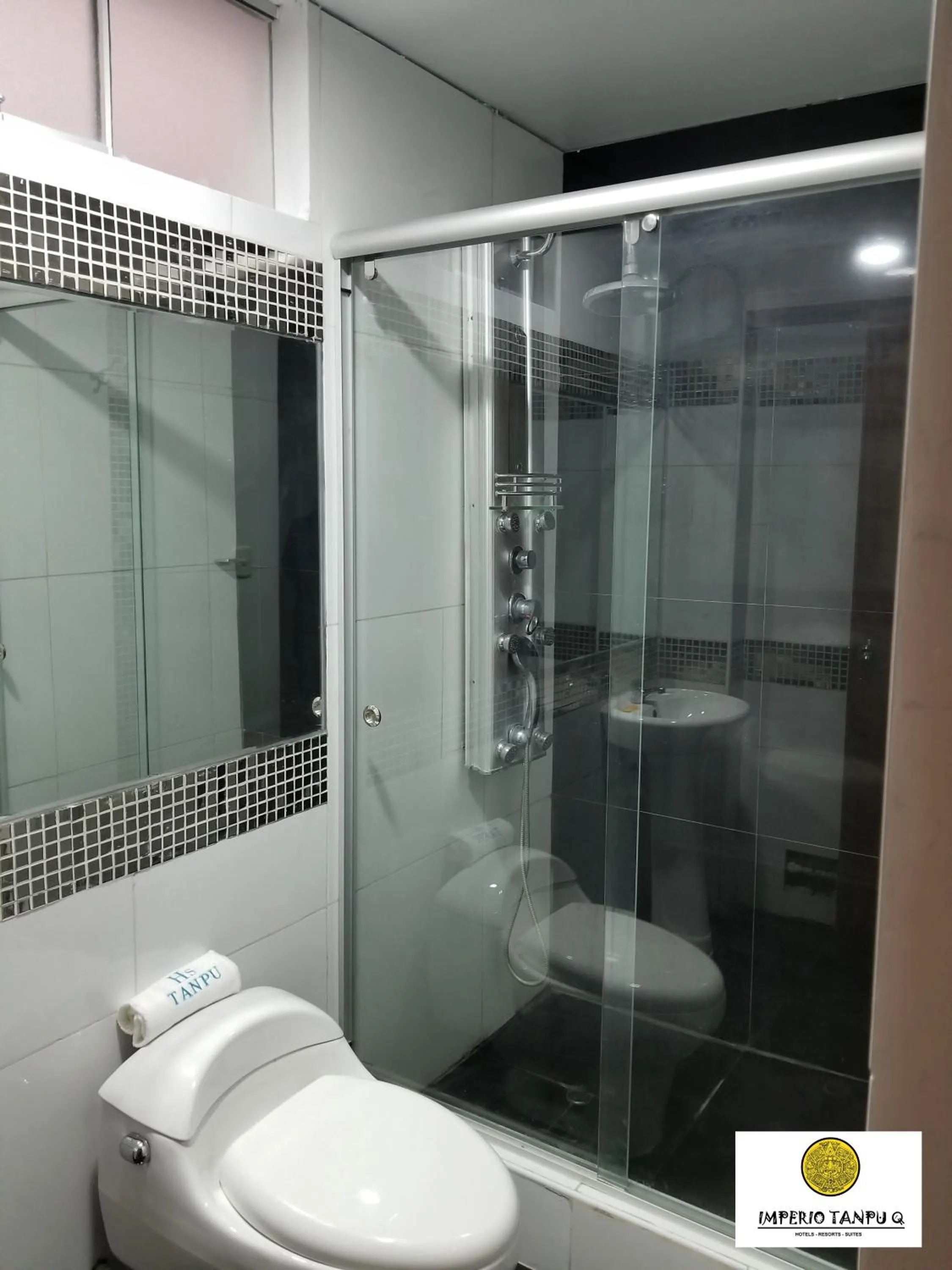 Shower in Imperio Tanpu Q