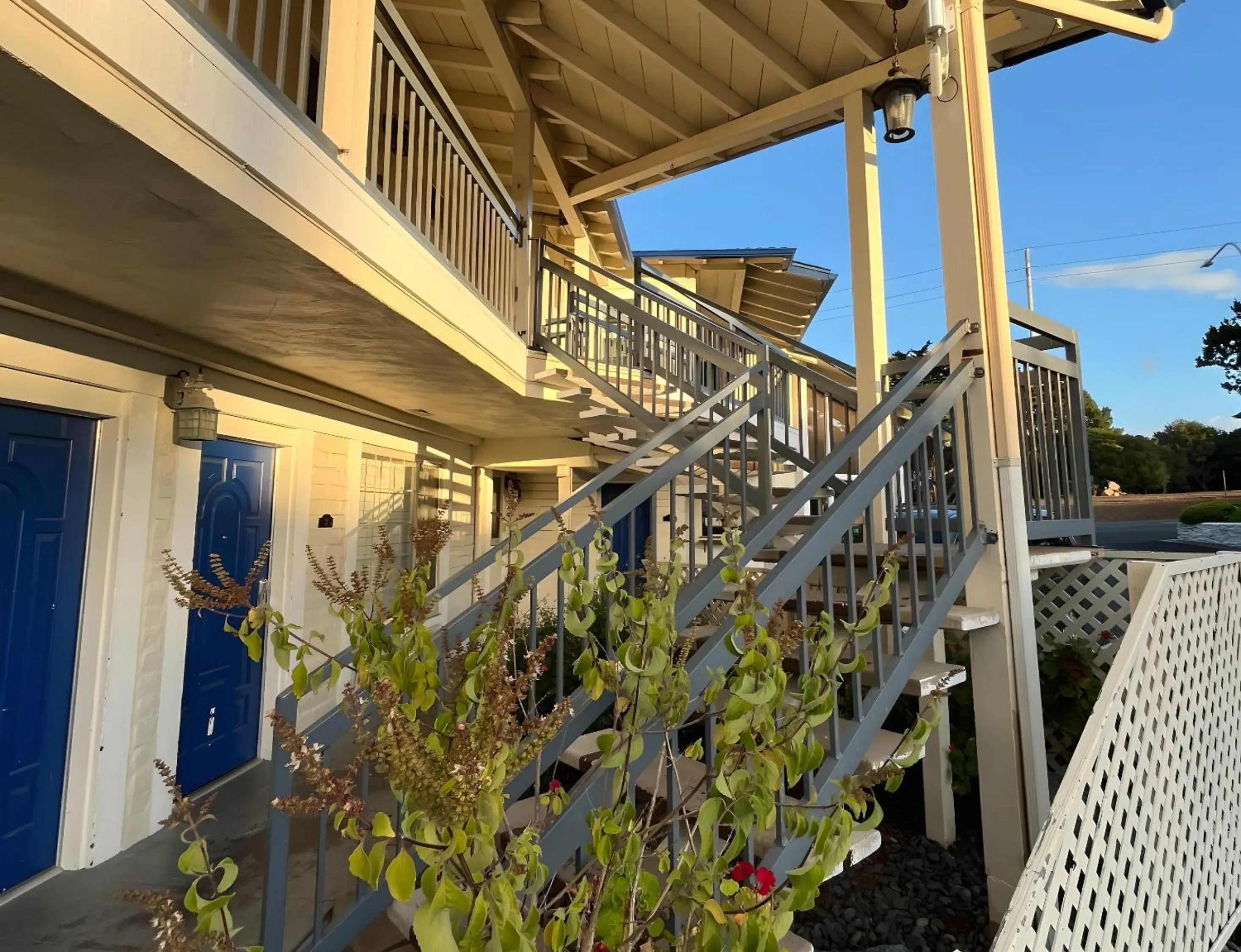 Property building in Inn By the Bay Monterey Property building in Inn By the Bay Monterey