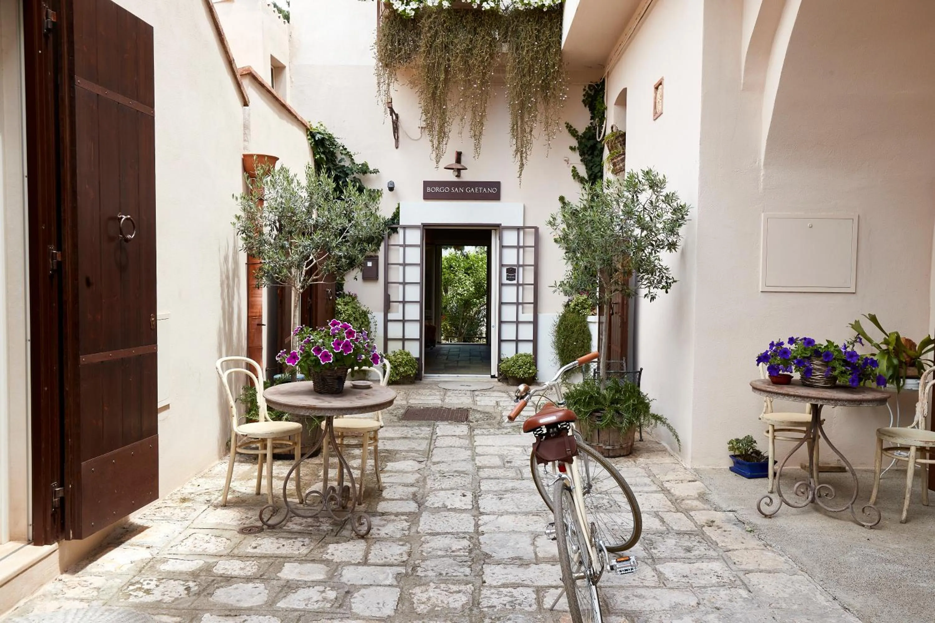 Property building in Borgo San Gaetano