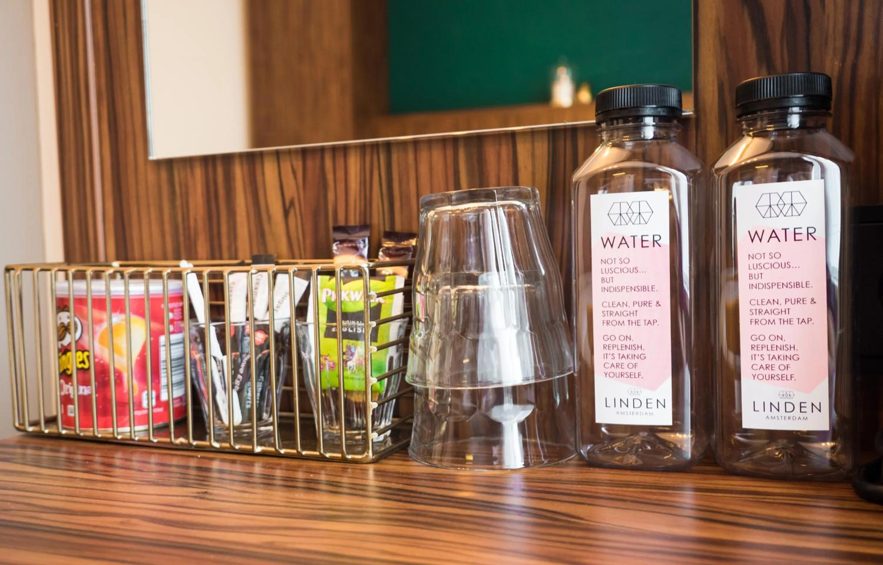 Coffee/tea facilities in Linden Hotel