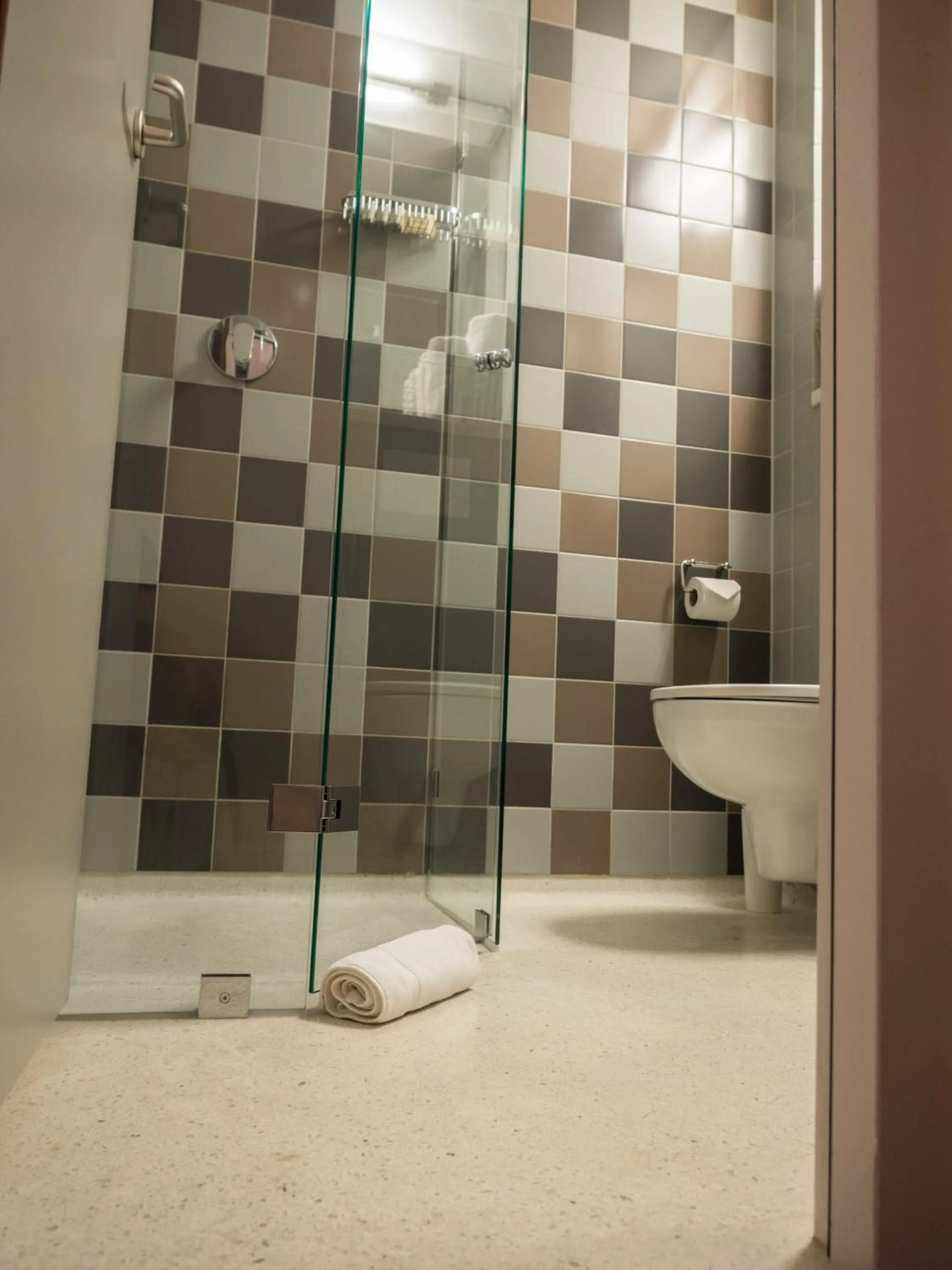 Bathroom in Linden Hotel