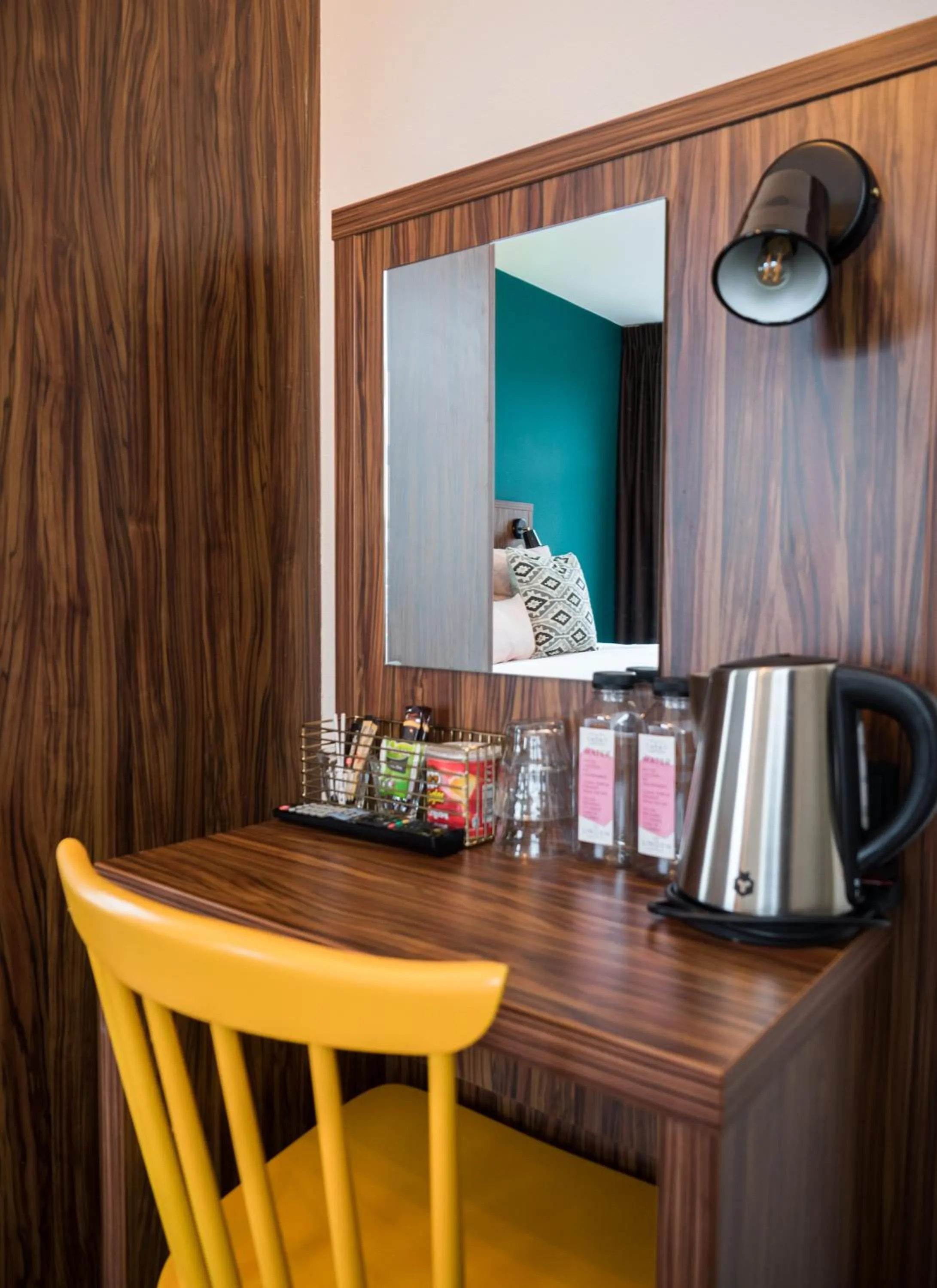 Coffee/tea facilities in Linden Hotel