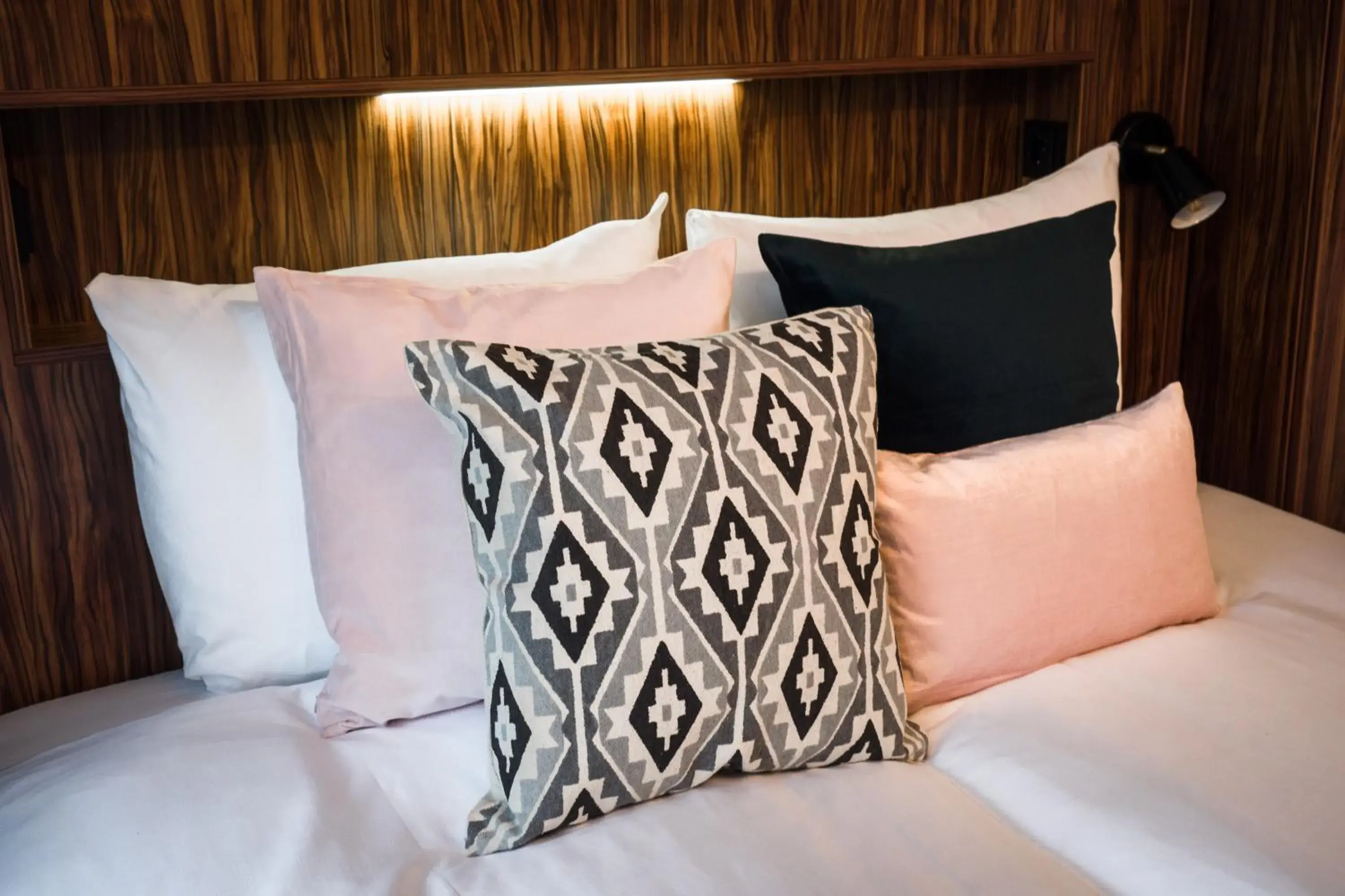 Bed in Linden Hotel Bed in Linden Hotel