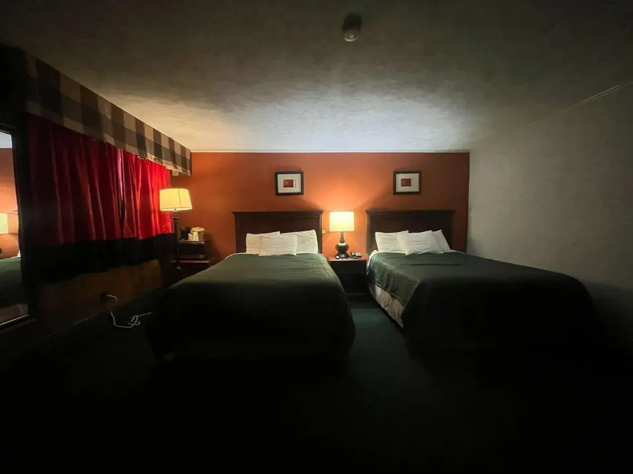 Bedroom, Bed in Stonybrook Motel & Lodge Bedroom, Bed in Stonybrook Motel & Lodge