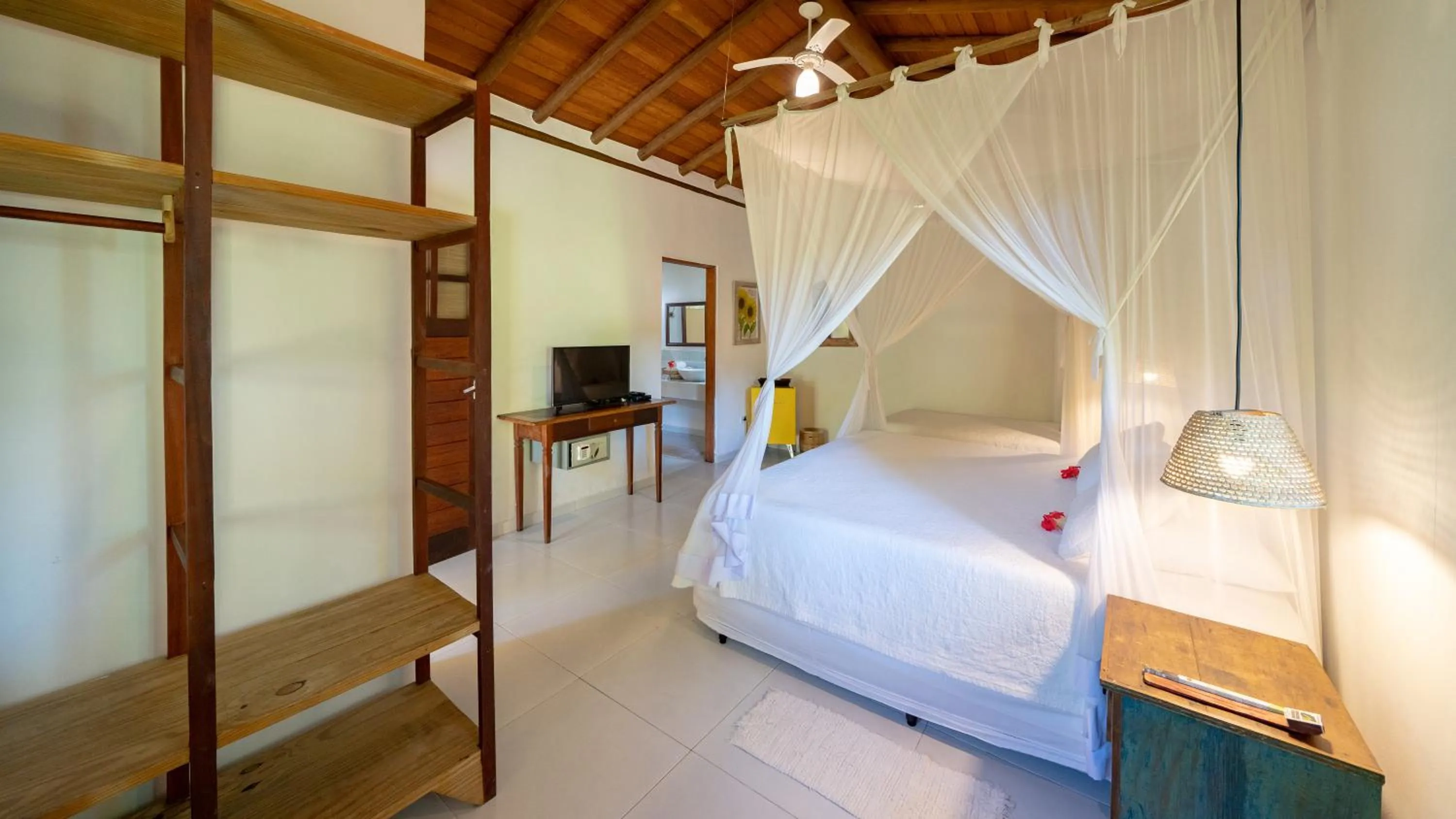 Photo of the whole room, Bed in Pousada do Bosque