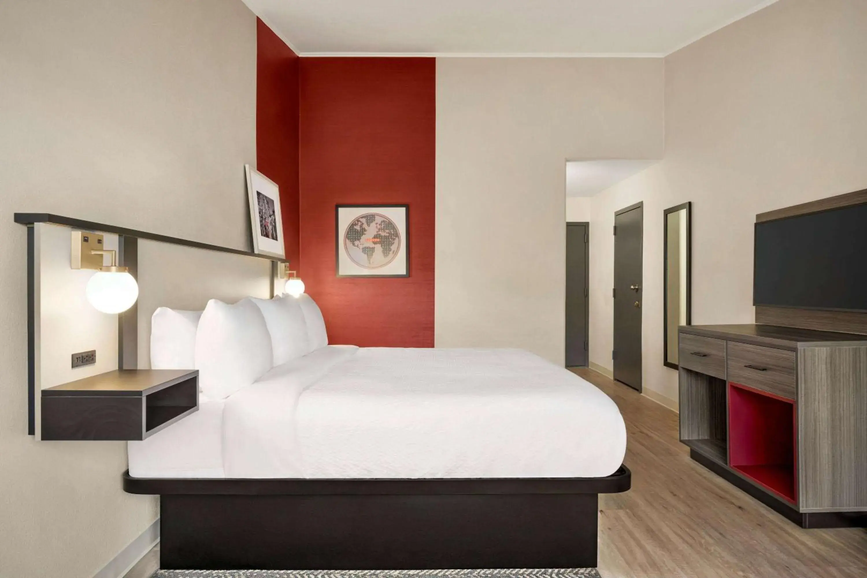 Photo of the whole room, Bed in Ramada by Wyndham Allentown Bethlehem Photo of the whole room, Bed in Ramada by Wyndham Allentown Bethlehem