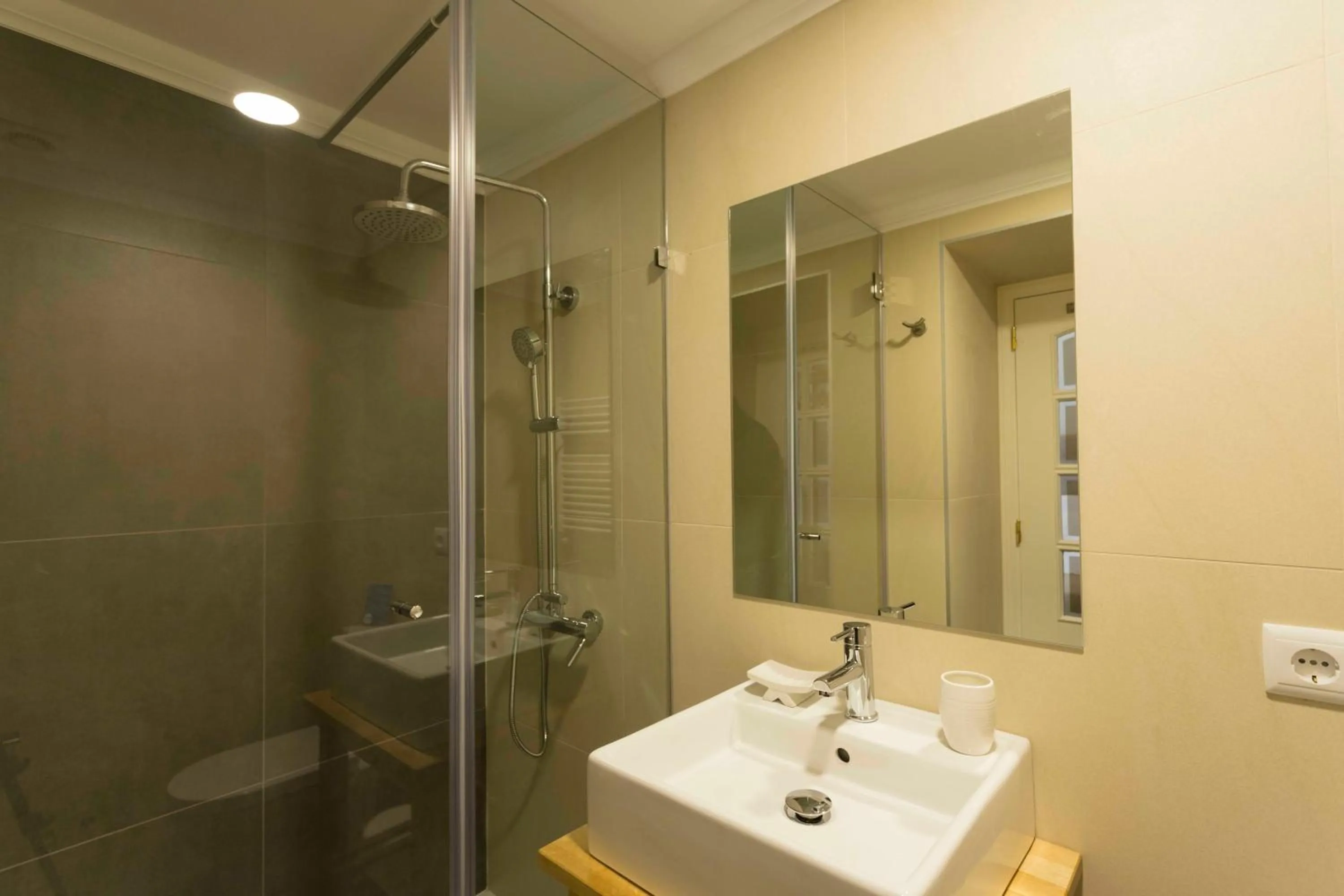 Bathroom in Ericeira Soul Guesthouse