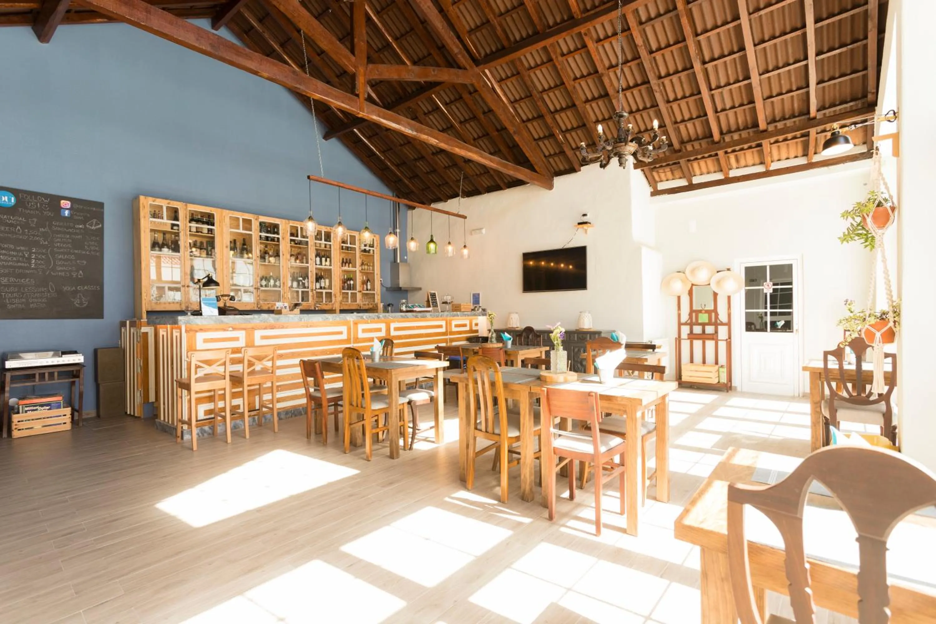 Lobby or reception in Ericeira Soul Guesthouse