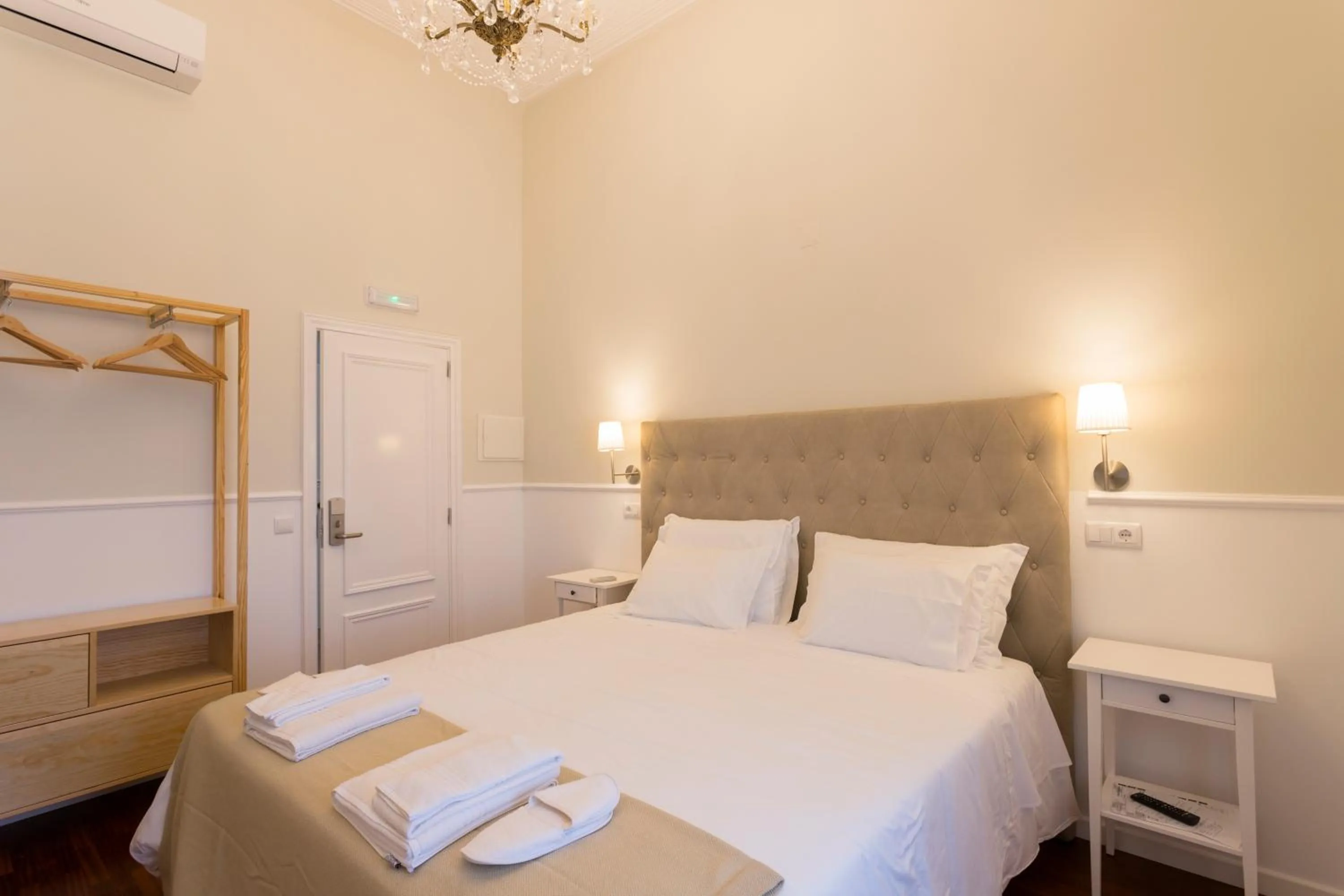 Bedroom, Bed in Ericeira Soul Guesthouse