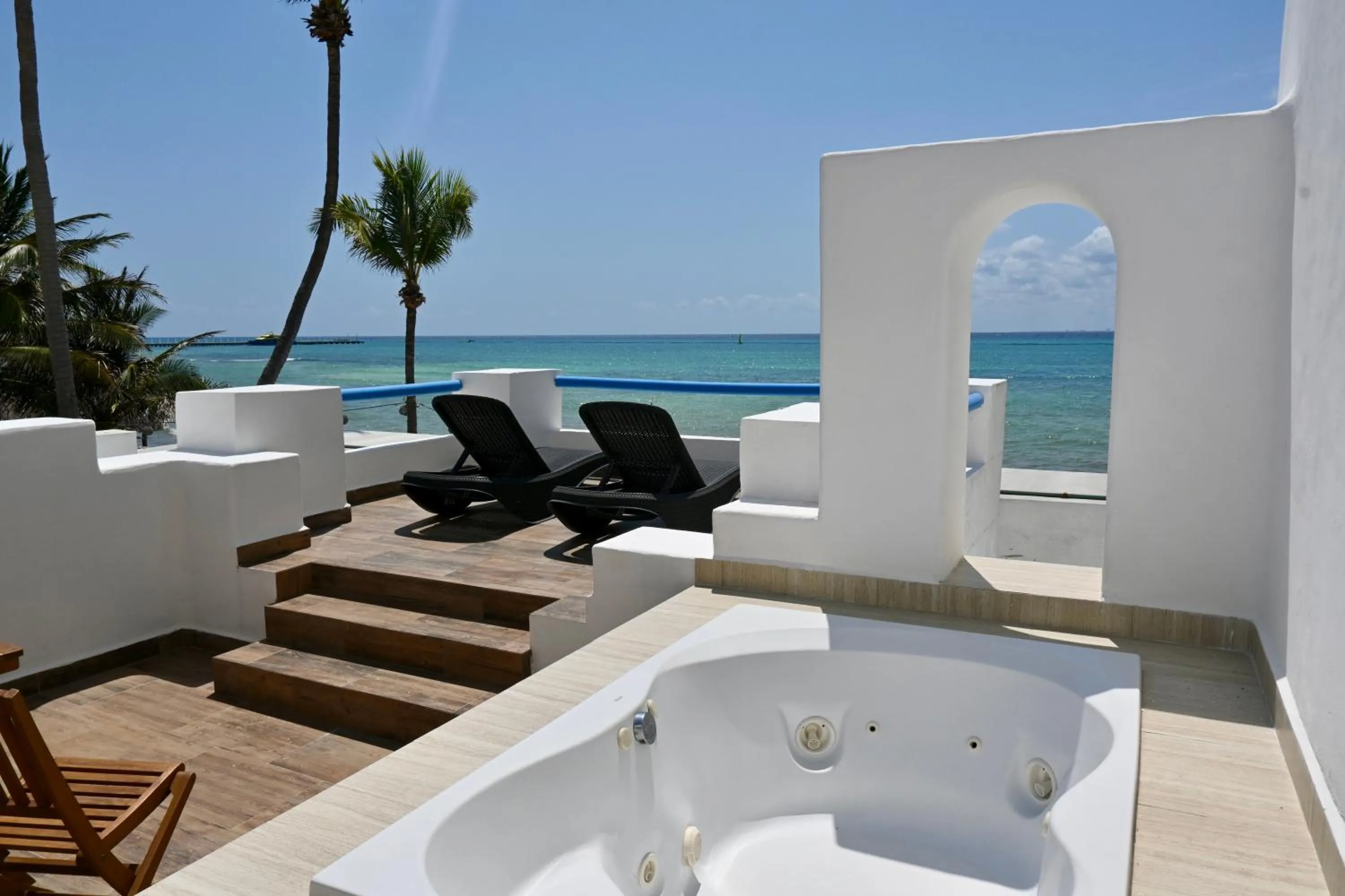 Day in Pelicano Inn Playa del Carmen - Beachfront Hotel