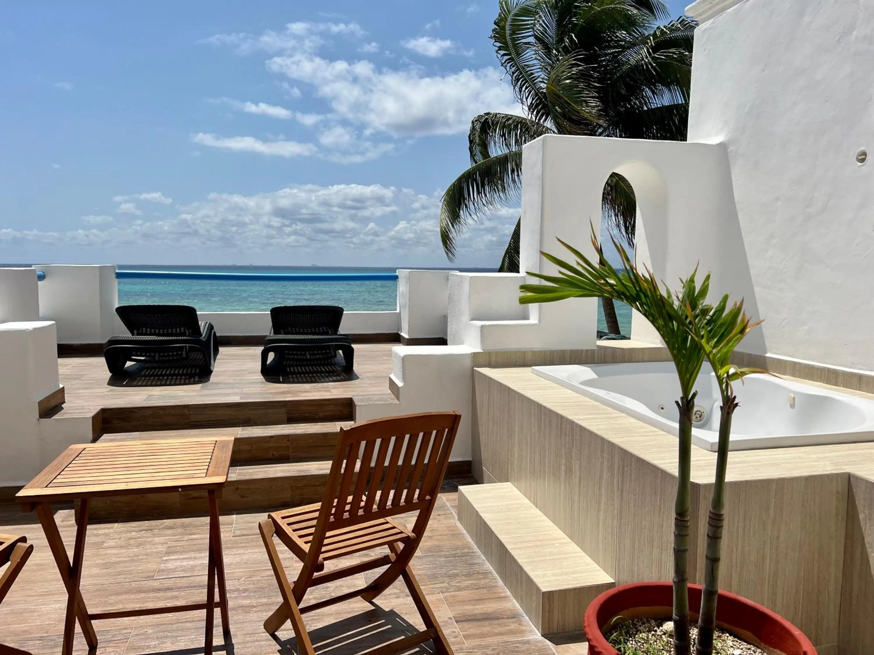 Day in Pelicano Inn Playa del Carmen - Beachfront Hotel