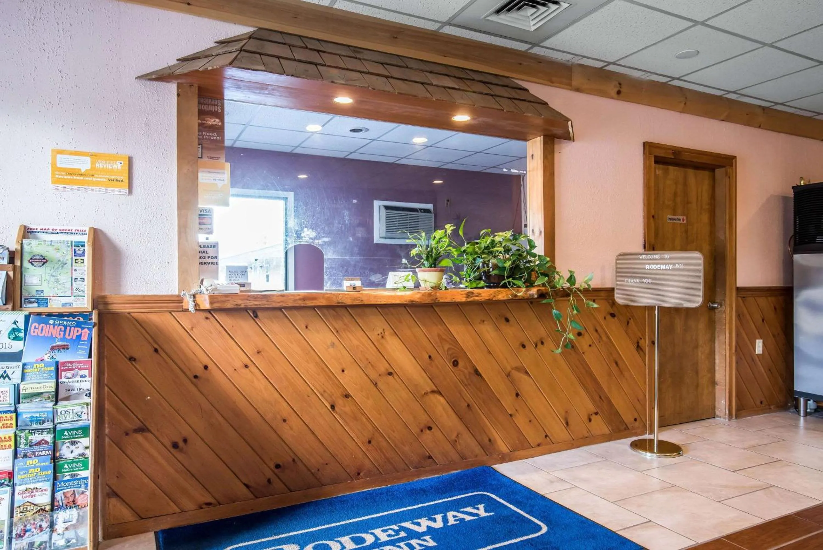 Lobby or reception in Rodeway Inn Bellows Falls