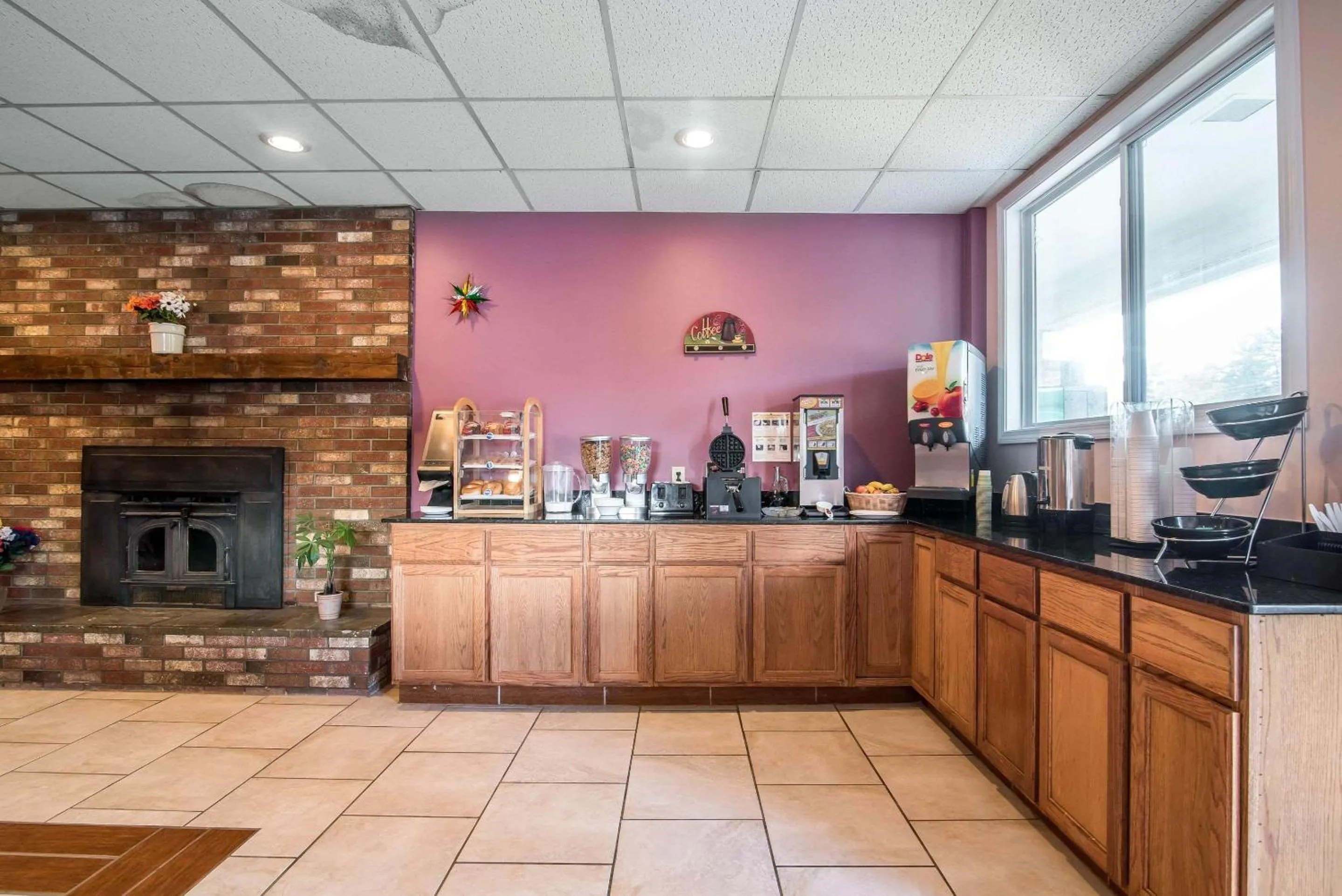 Restaurant/places to eat in Rodeway Inn Bellows Falls