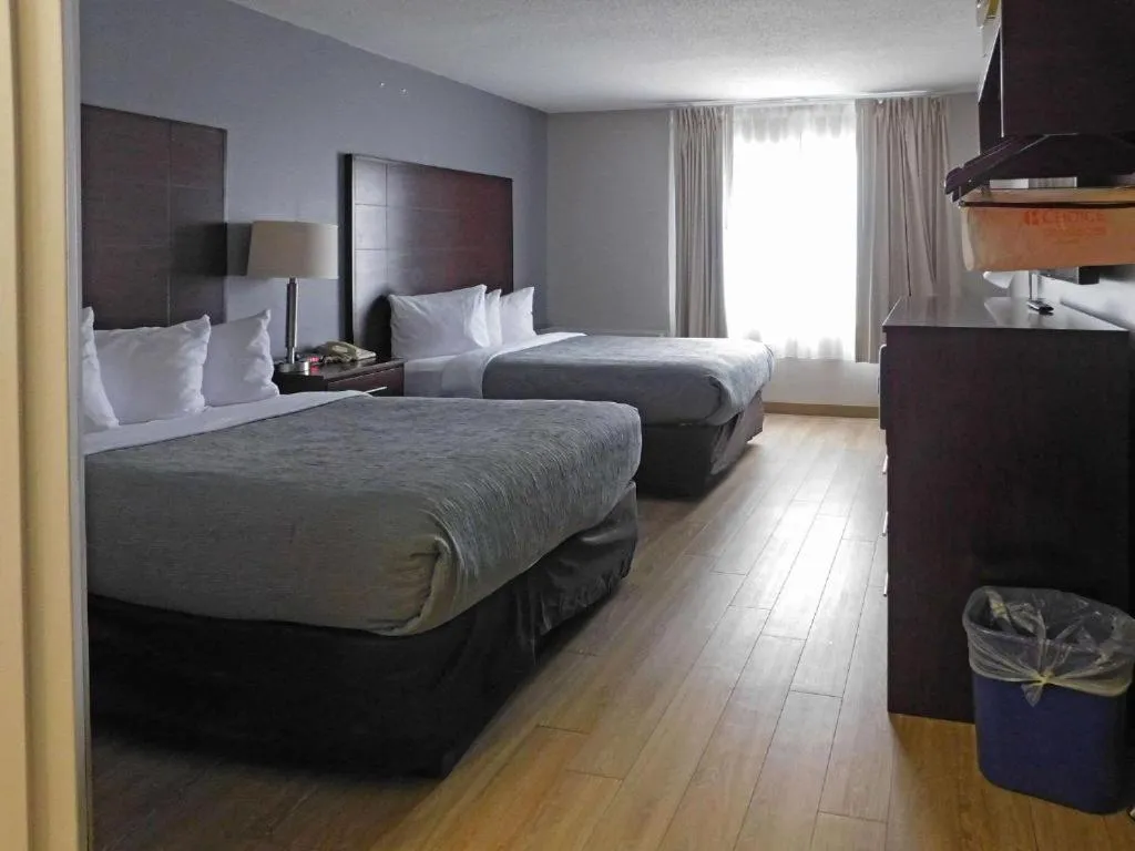 Bed in Quality Inn Colchester - Burlington