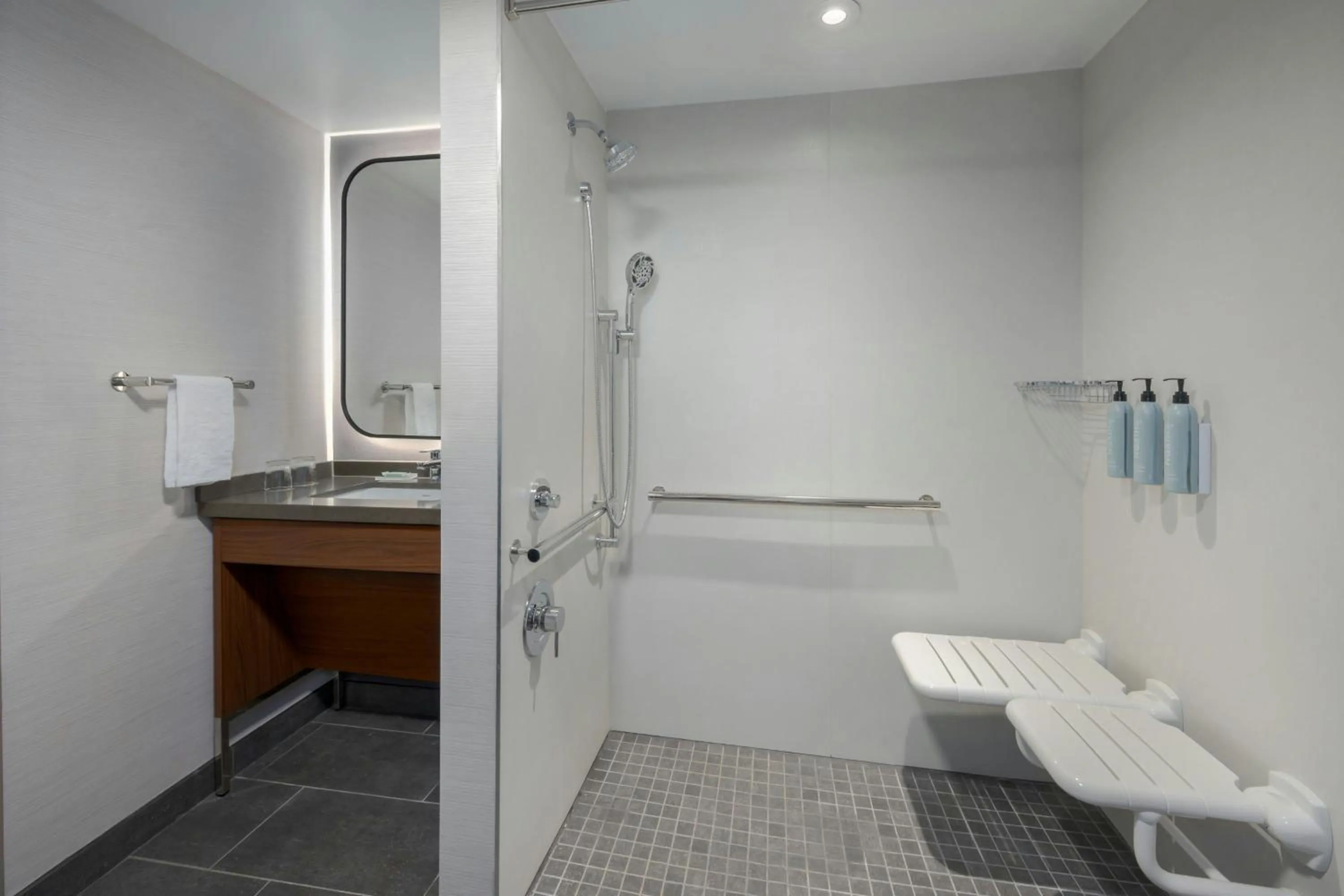 Bathroom in Courtyard by Marriott Athens Downtown