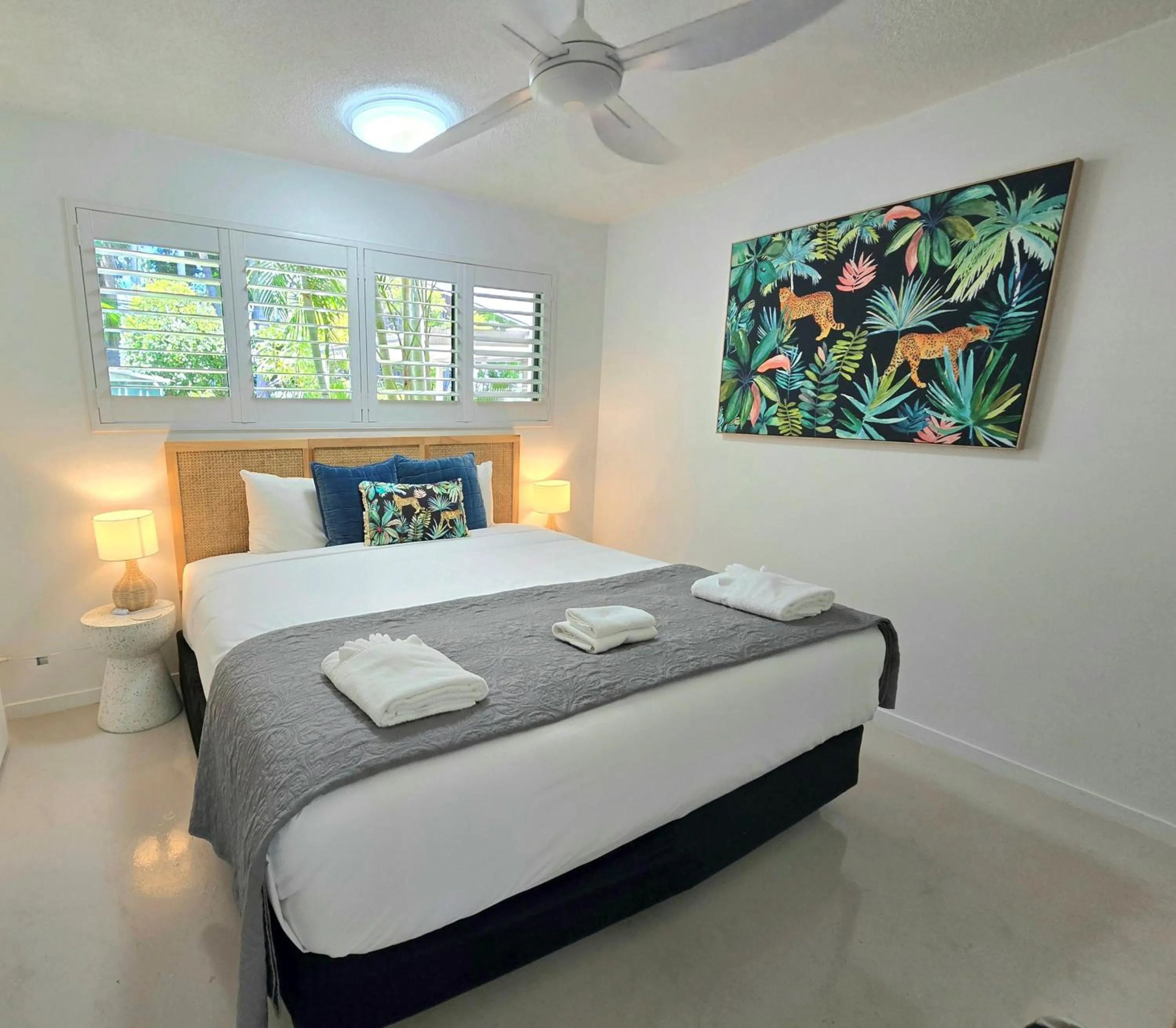 Bed in Noosa River Retreat Holiday Apartments
