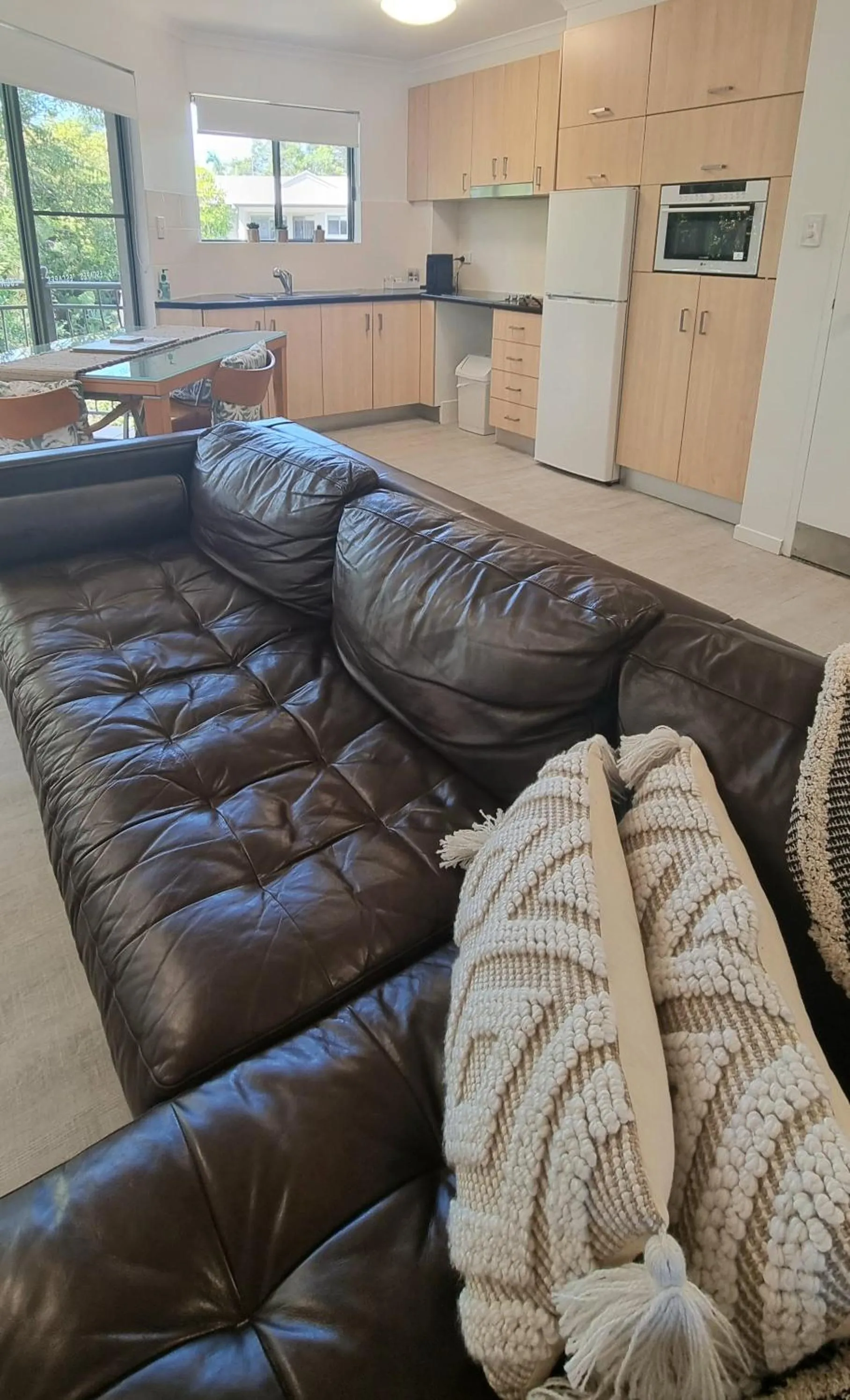 Kitchen or kitchenette in Noosa River Retreat Holiday Apartments