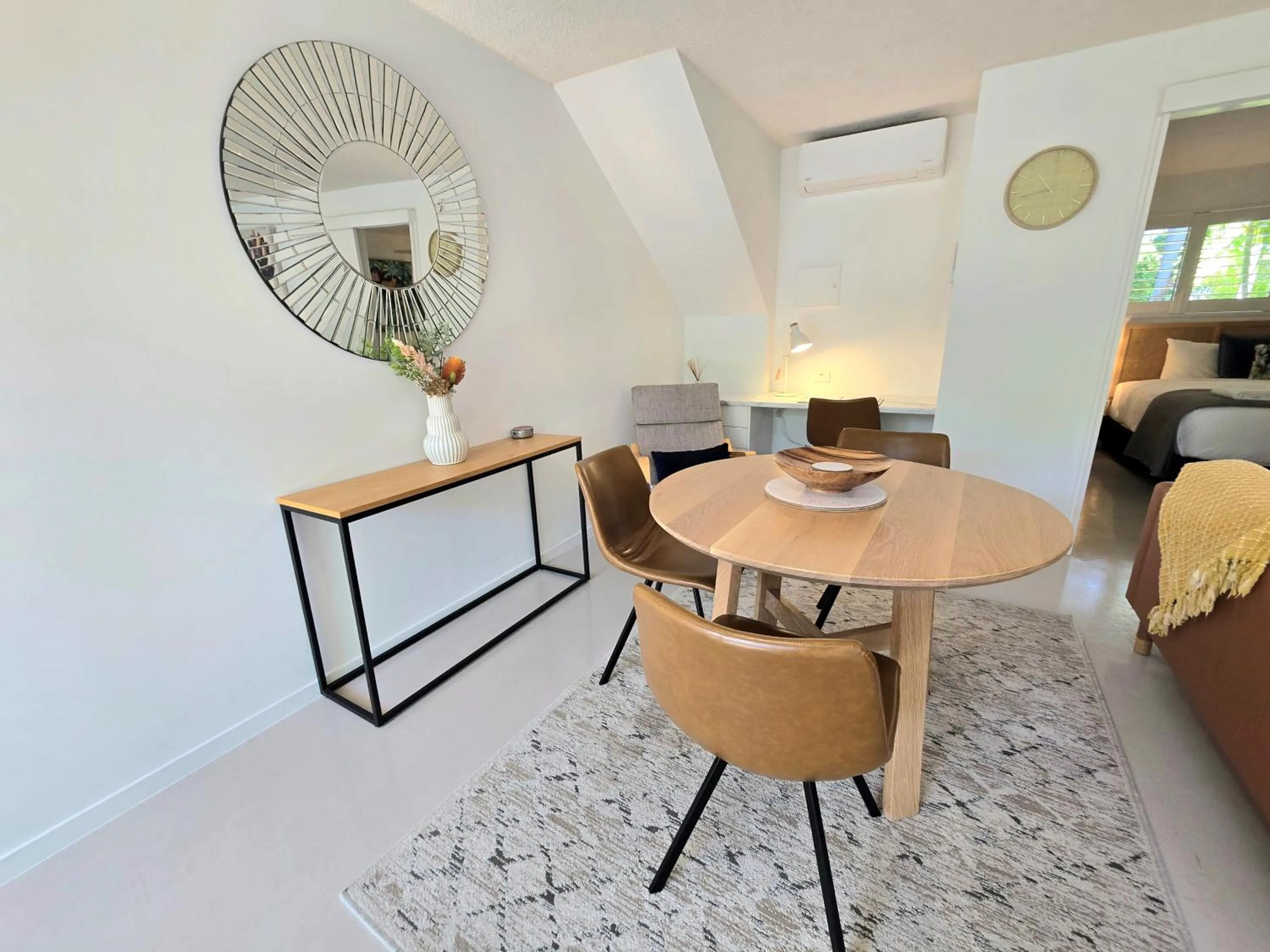 Dining area in Noosa River Retreat Holiday Apartments
