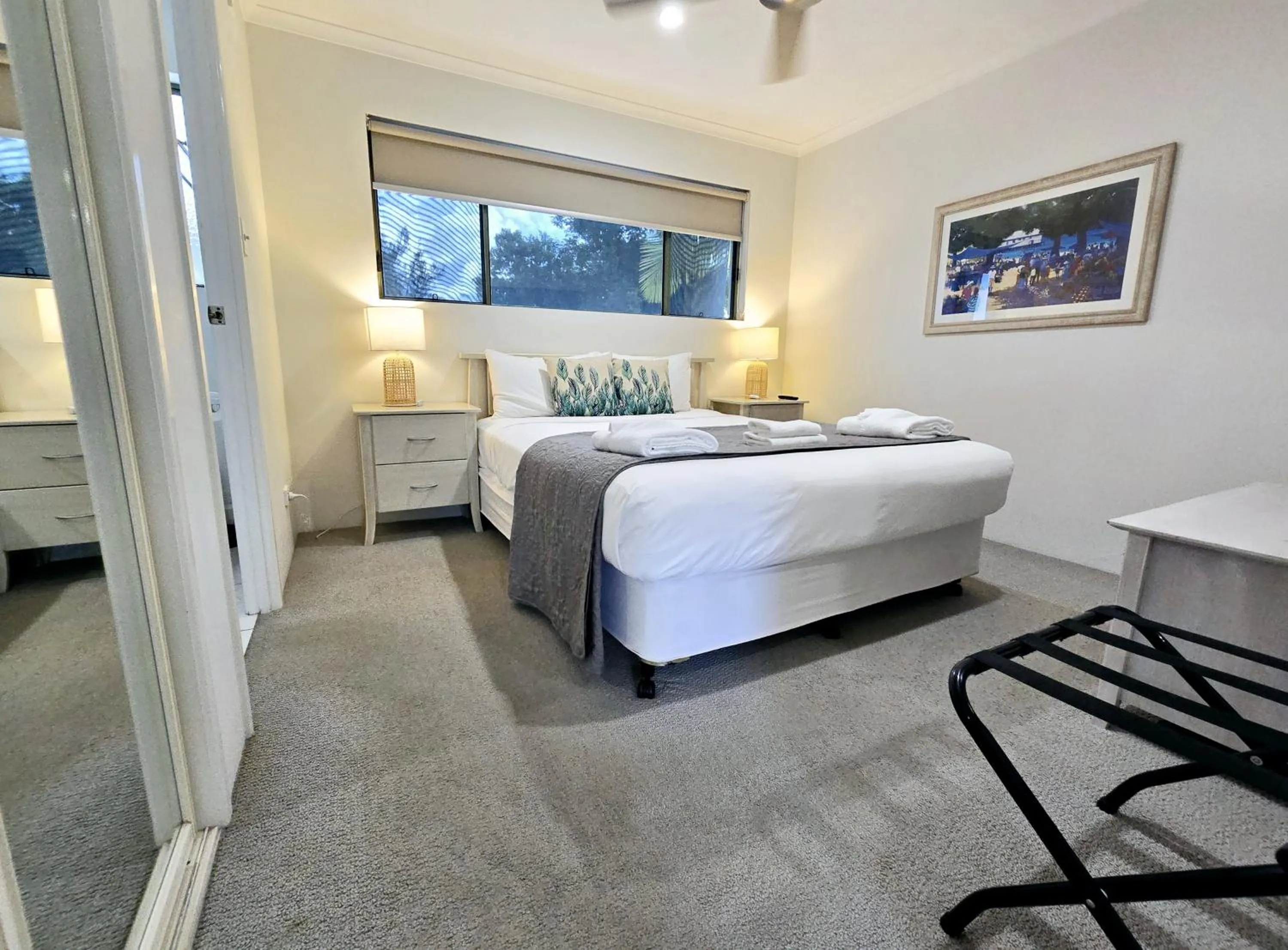 Bed in Noosa River Retreat Holiday Apartments